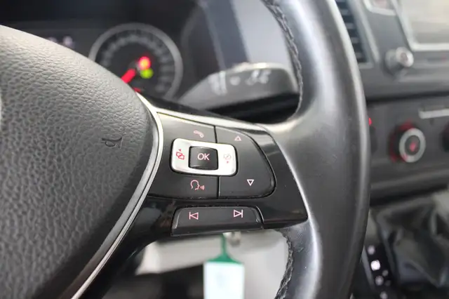 Volkswagen Transporter view 10
