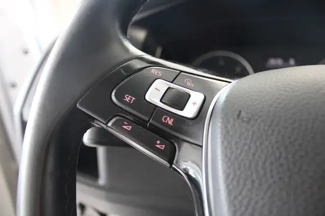 Volkswagen Transporter view 9