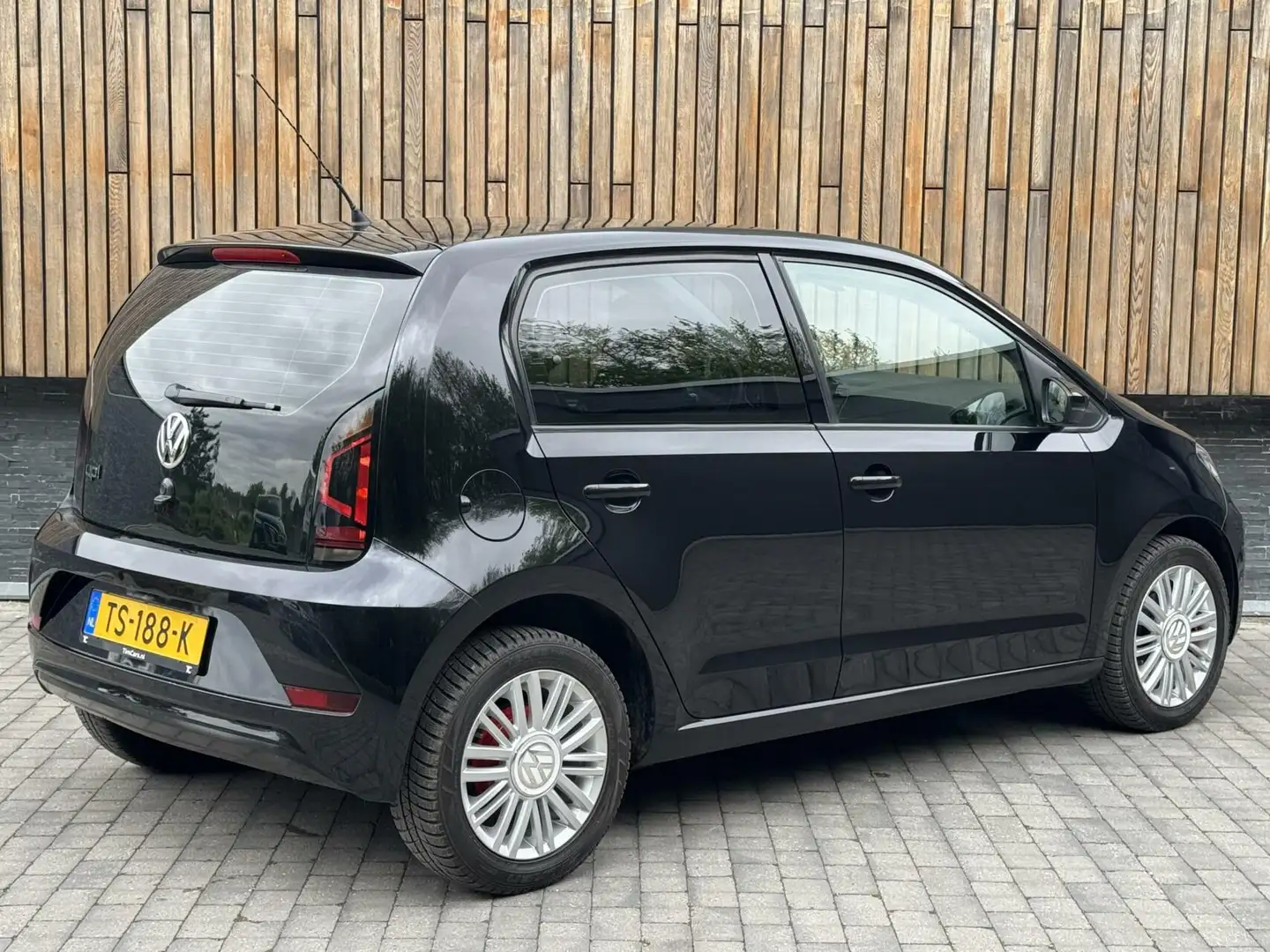 Volkswagen up! 1.0 BMT move up! Airco | Stoelverwarming | Bluetoo Noir - 2