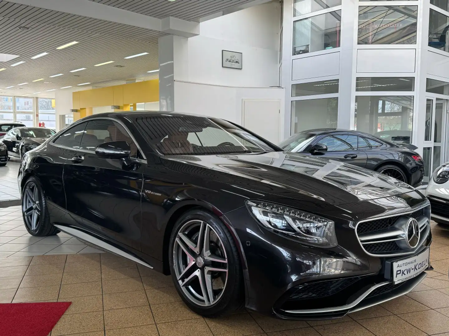 Mercedes-Benz S 63 AMG 4M *PANO*HuD*360°*KEY GO*DiSTR*NACHTS* Černá - 2