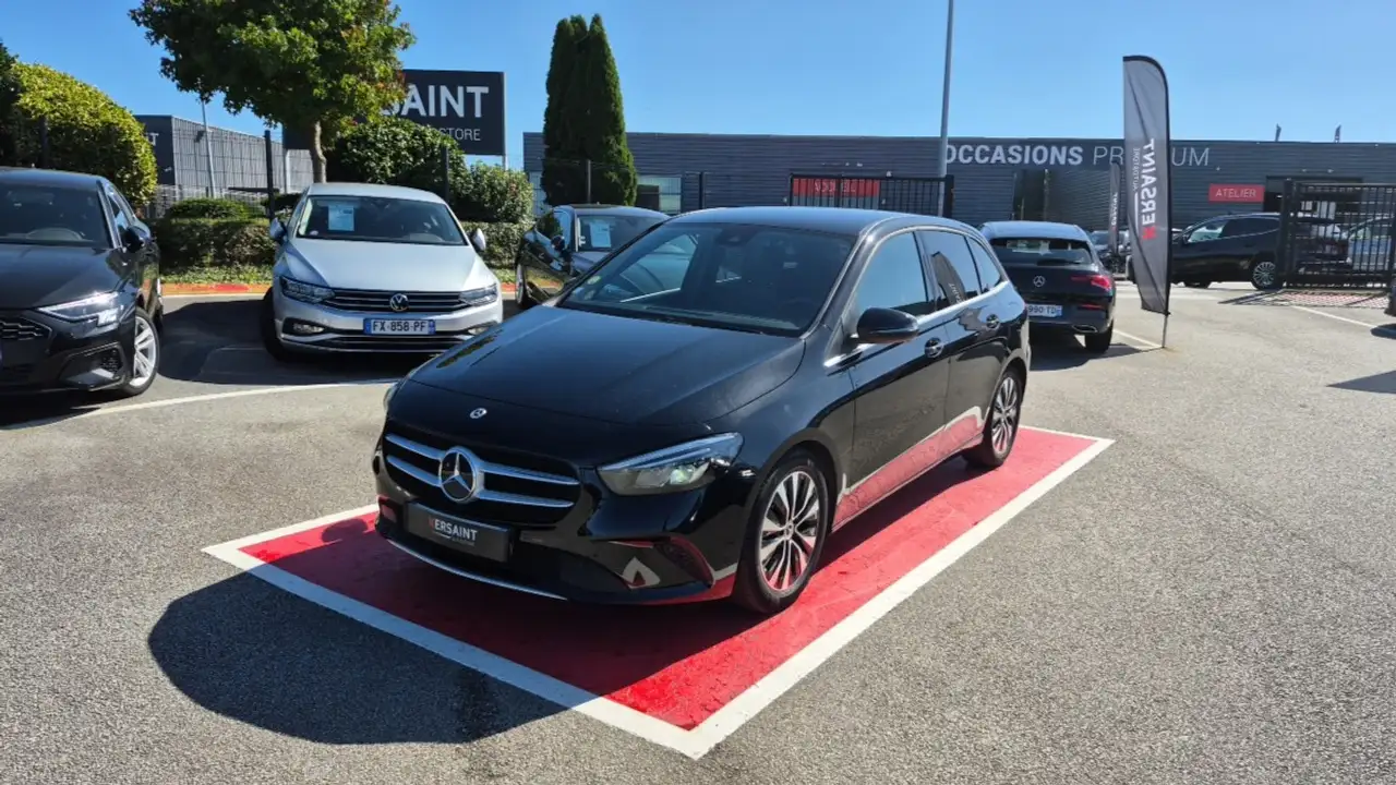 Mercedes-Benz B 180