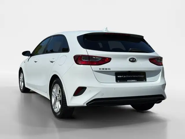 Kia Ceed view 4
