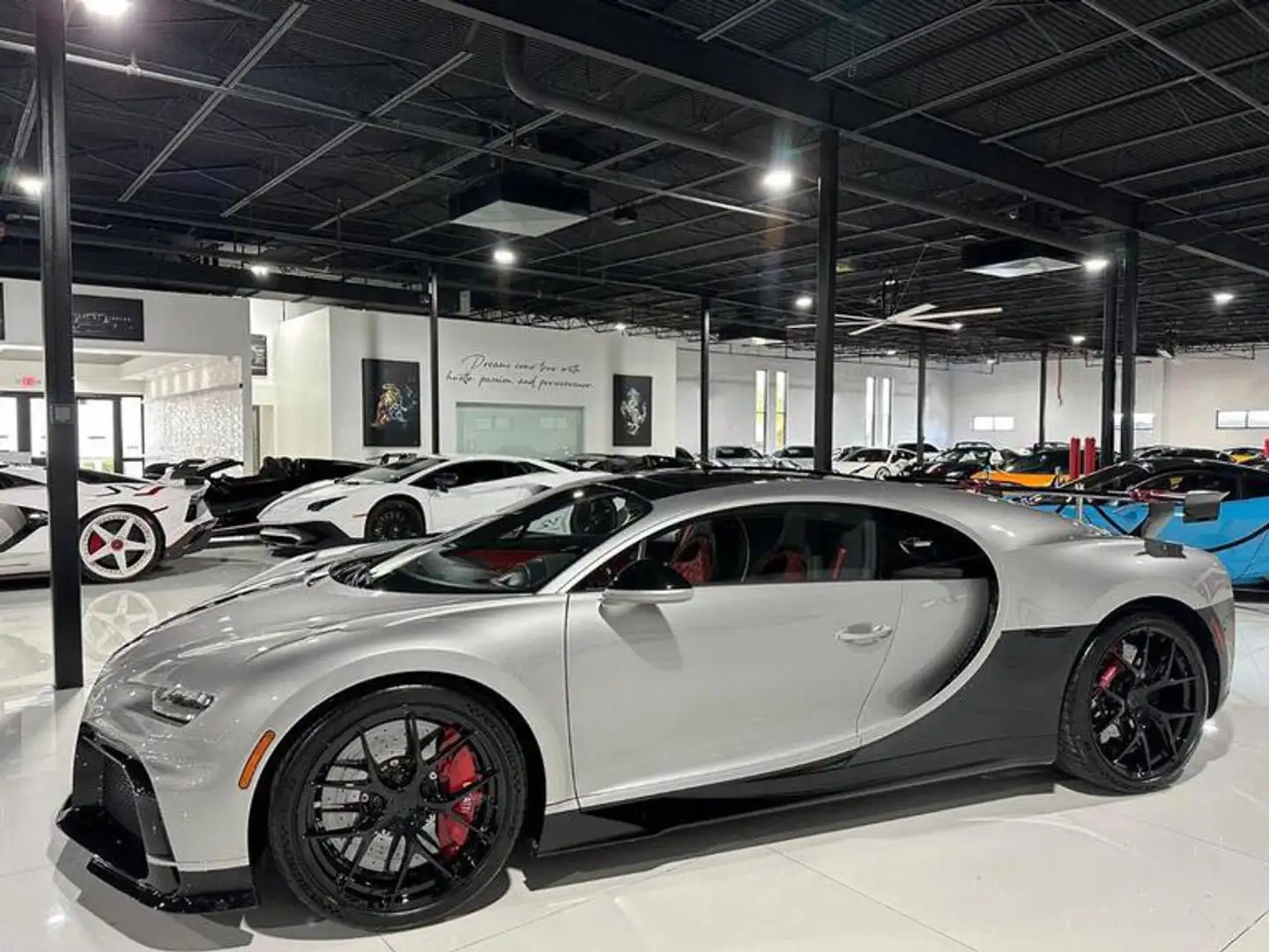 Bugatti Chiron CHIRON PUR SPORT 8.0 W16 1500HP "1 OF 60" Stříbrná - 1