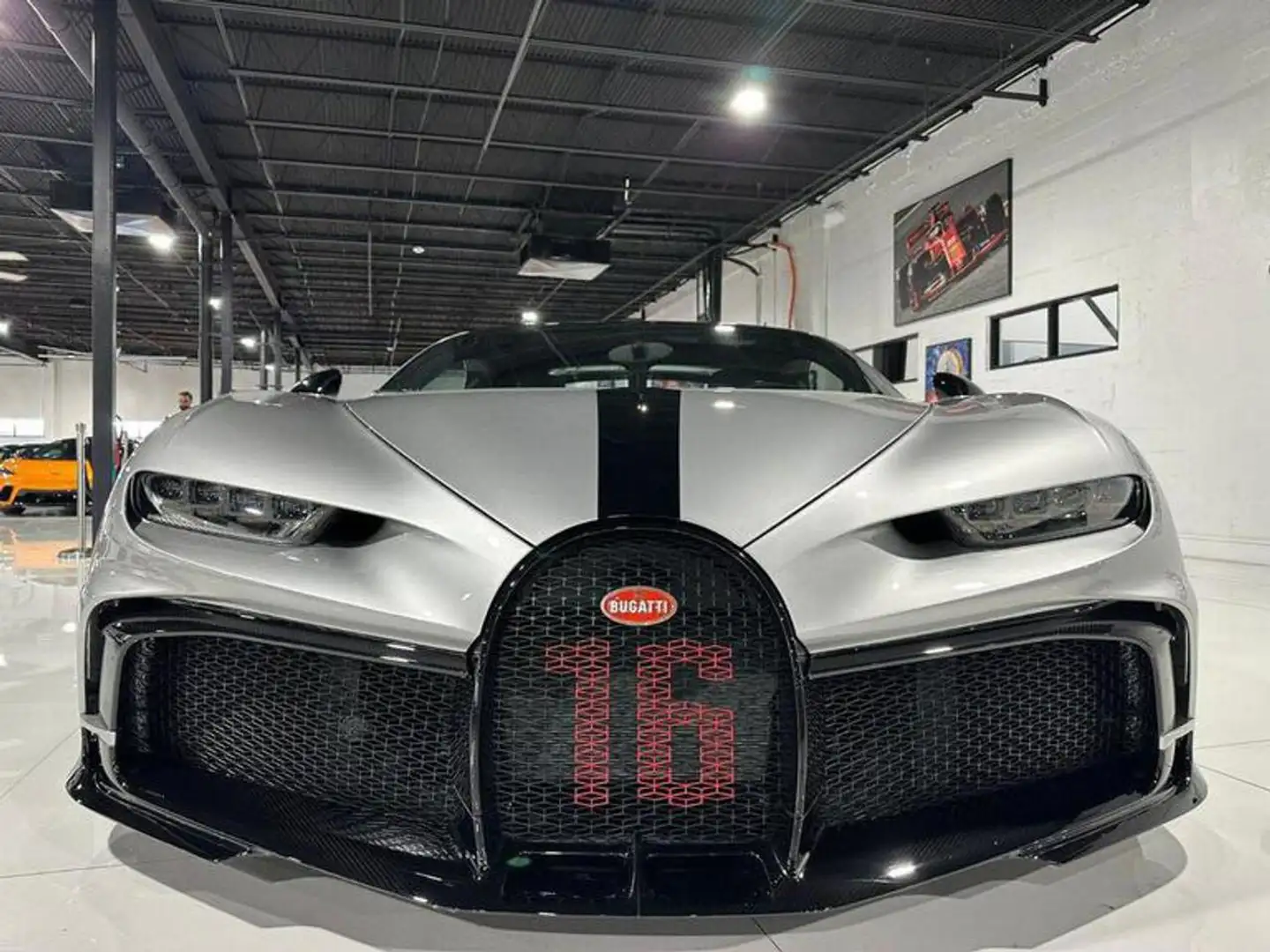Bugatti Chiron CHIRON PUR SPORT 8.0 W16 1500HP "1 OF 60" Stříbrná - 2