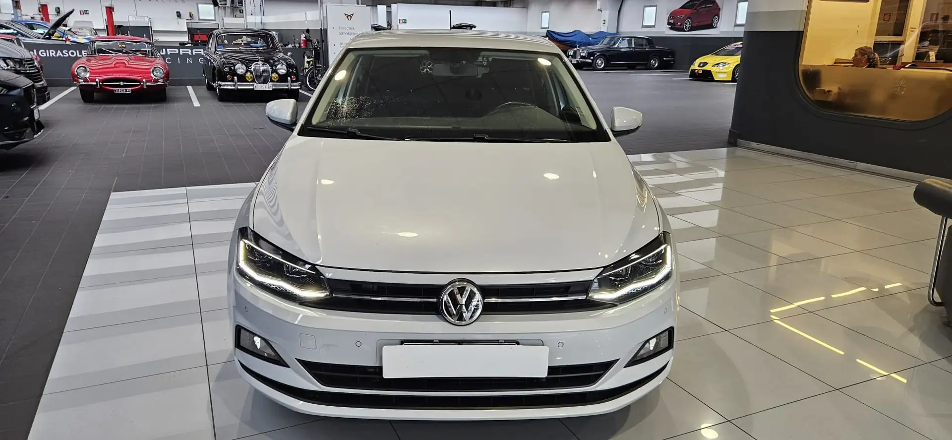 Volkswagen Polo Polo VI  5p 1.0 tsi Comfortline 95cv dsg Gris - 2