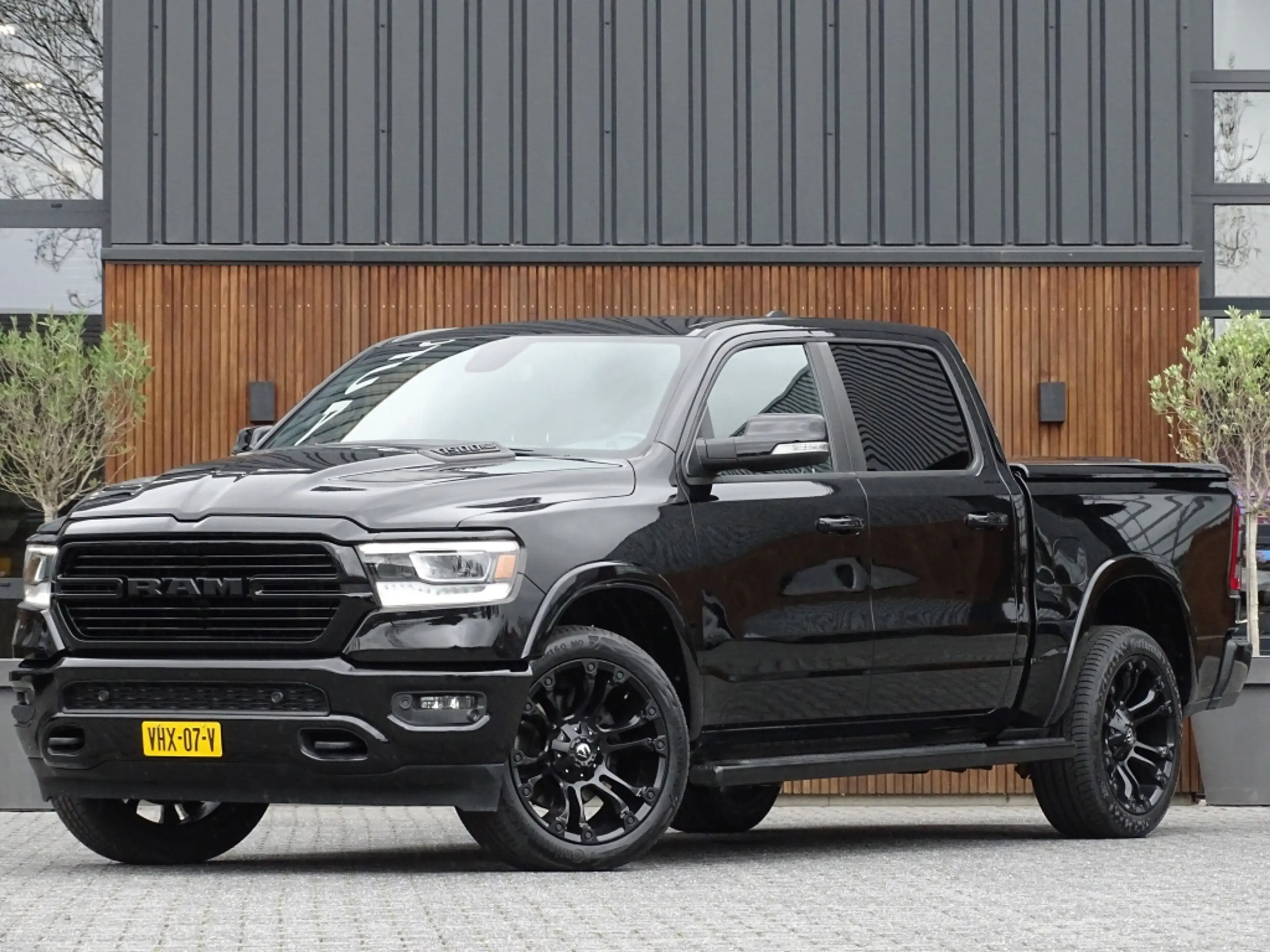 Dodge RAM 1500 5.7 V8 402PK 4x4 Laramie HEMI / LPG / grijs k