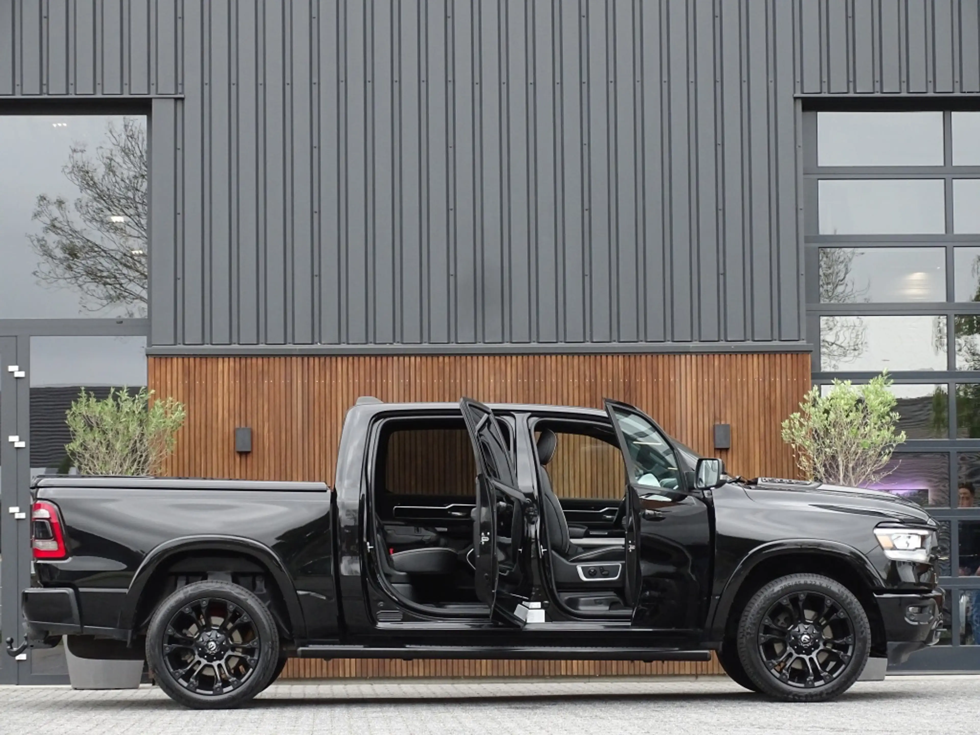 Dodge RAM 1500 5.7 V8 402PK 4x4 Laramie HEMI / LPG / grijs k — photo 3