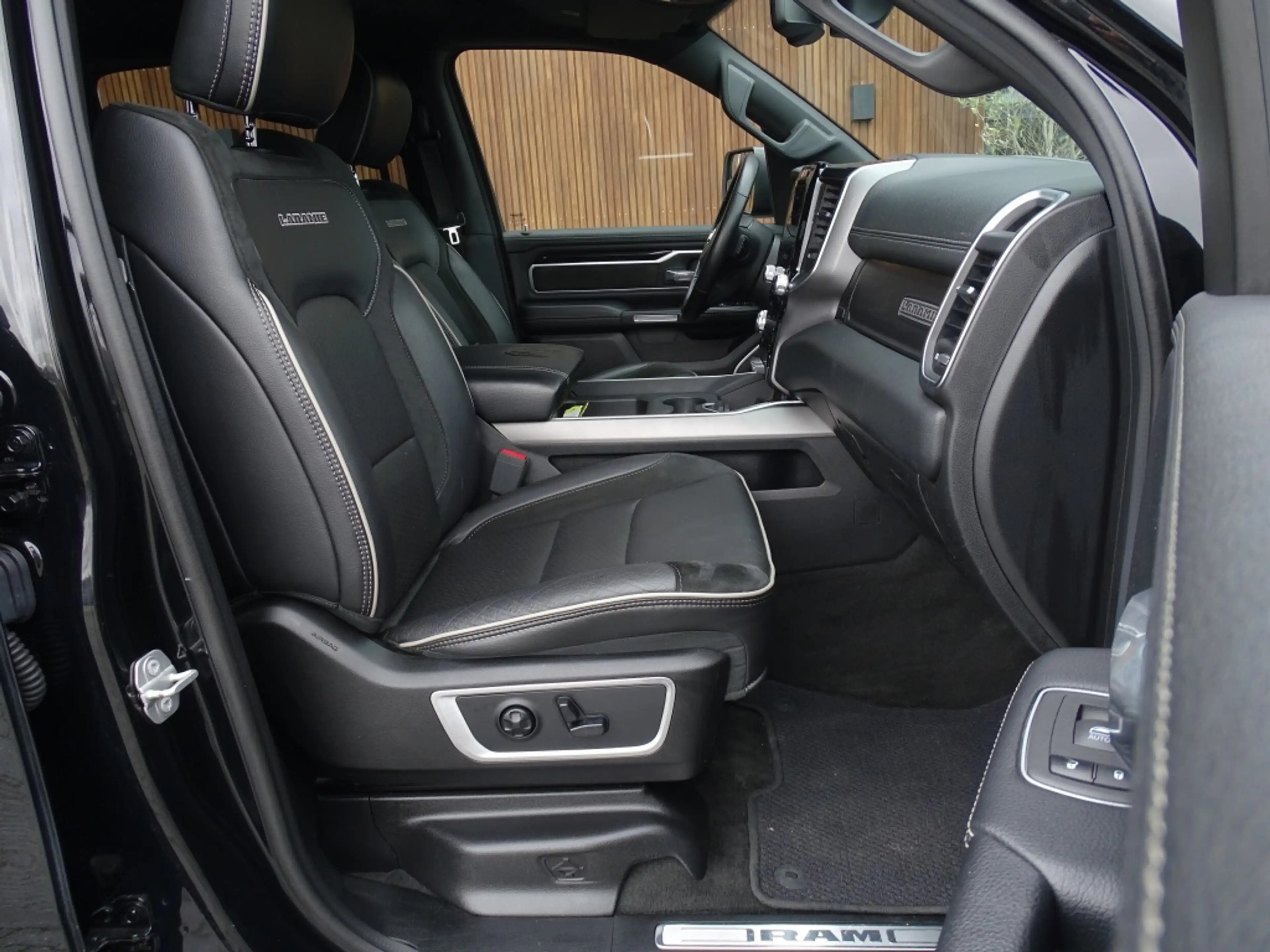Dodge RAM 1500 5.7 V8 402PK 4x4 Laramie HEMI / LPG / grijs k — photo 15