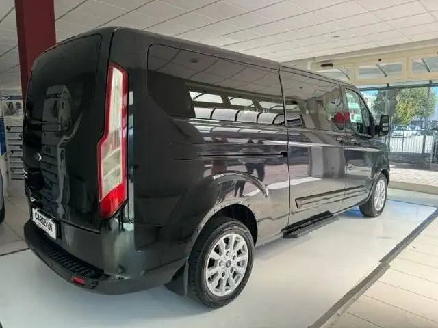 Ford Tourneo Custom view 4