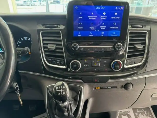 Ford Tourneo Custom view 8