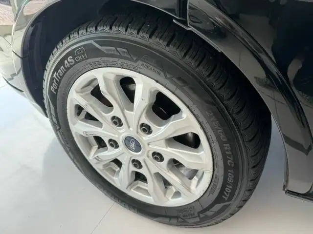 Ford Tourneo Custom view 14