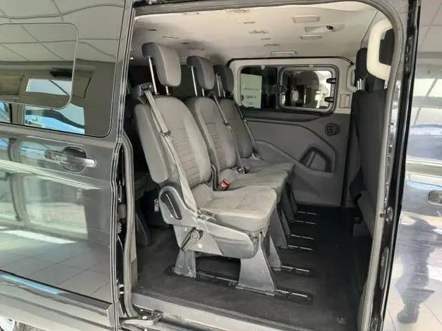 Ford Tourneo Custom view 12