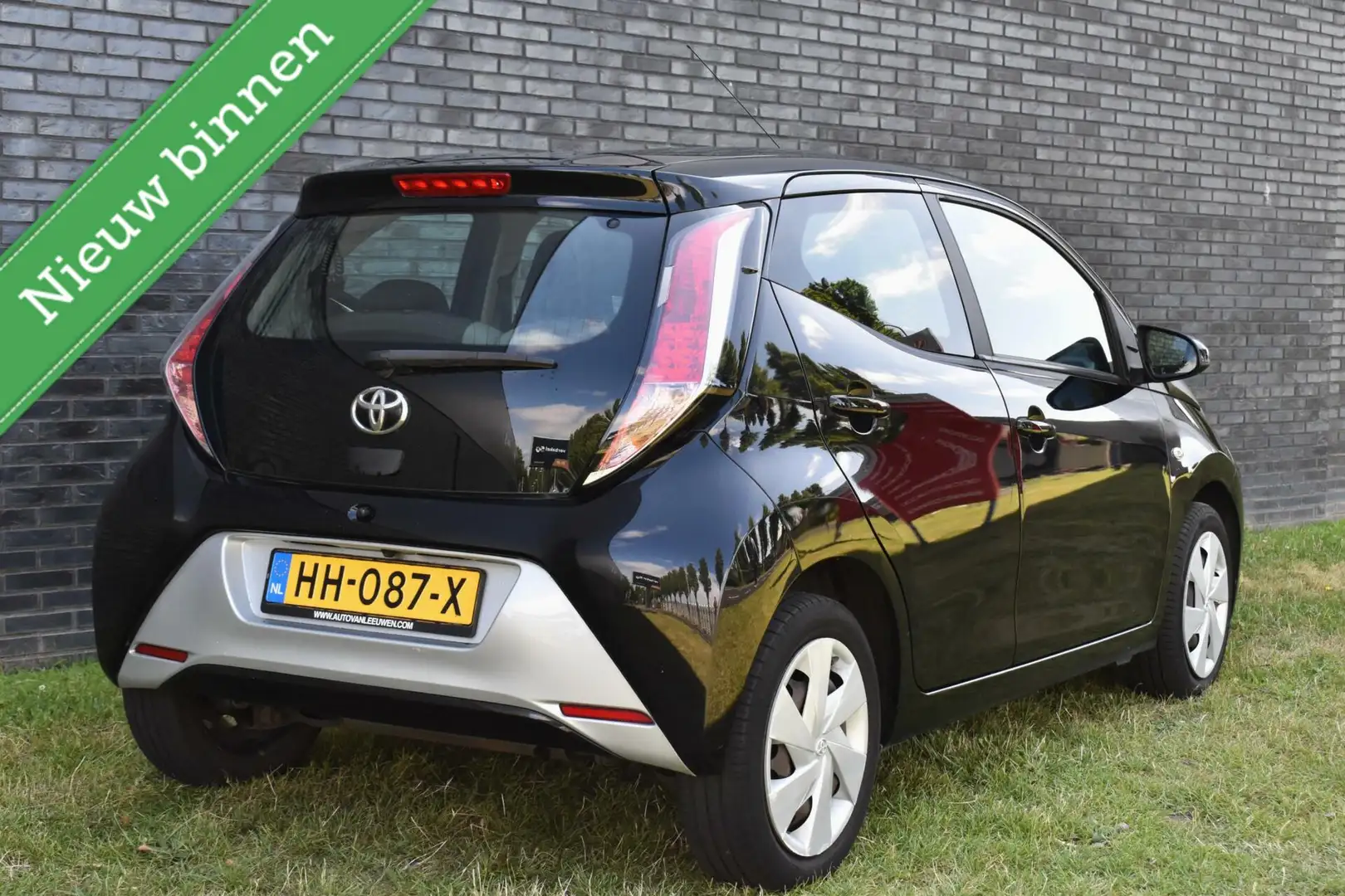 Toyota Aygo 1.0 VVT-i x-play NAVI/CAMERA/CRUISE C./ETC.! Noir - 2