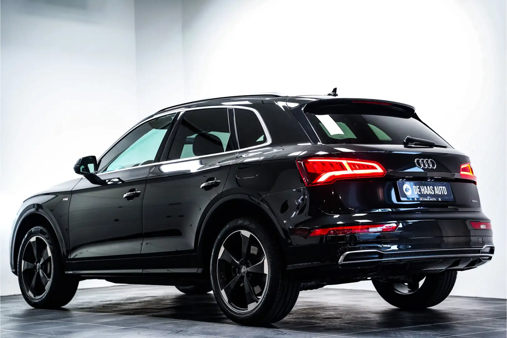 Audi Q5 50 TFSI e S-Line|Pano dak|360* cam|Acc|Elektr stoe Zwart - 2