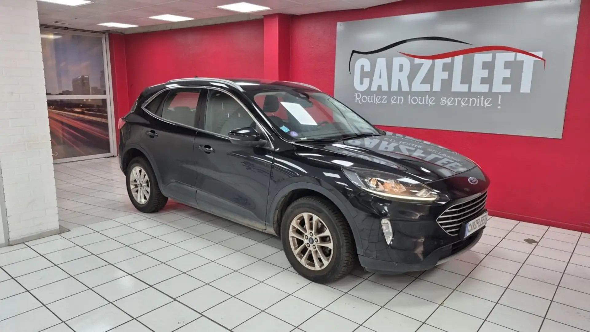 Ford Kuga SUV 2.5 HYBRIDE Flexi fuel FHEV E85 TITANIUM 190cv/1 ERE MAIN Zwart - 1