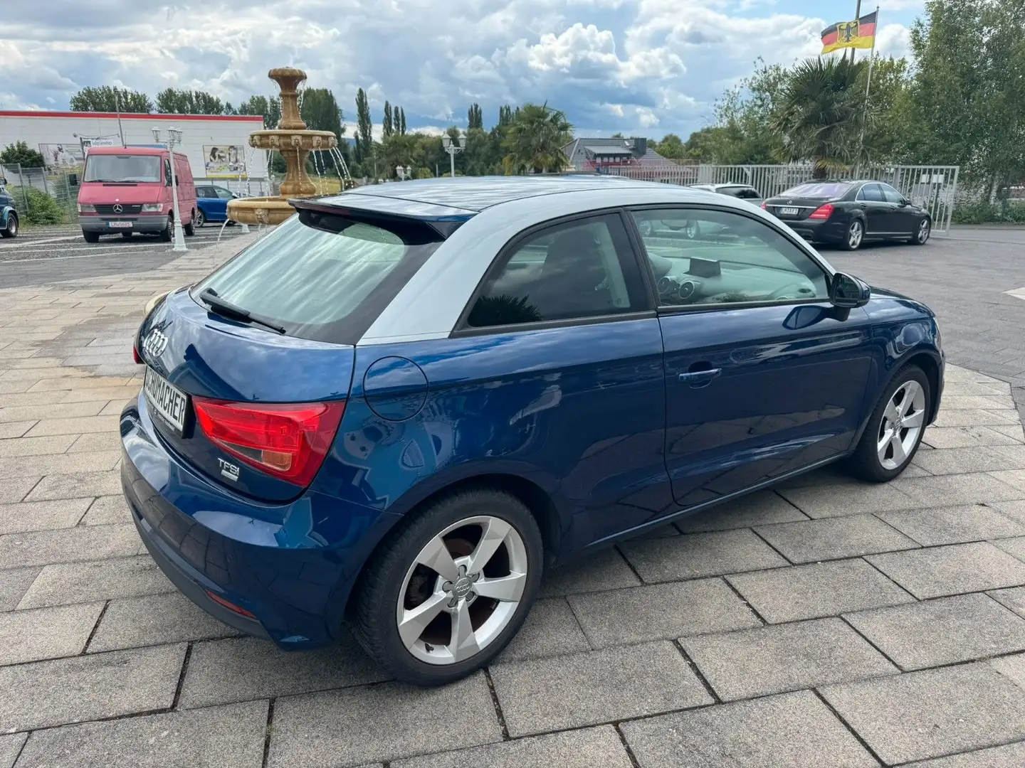 Audi A1 sport 1.0 TFSI aus 2.Hand TÜV neu! Blauw - 2