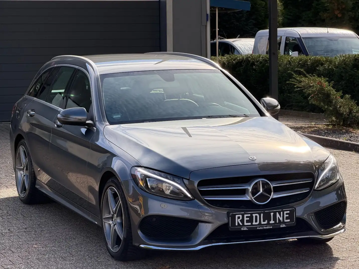 Mercedes-Benz C 220 T BlueTec /// 1 Hand /// AMG Paket /// Gris - 2