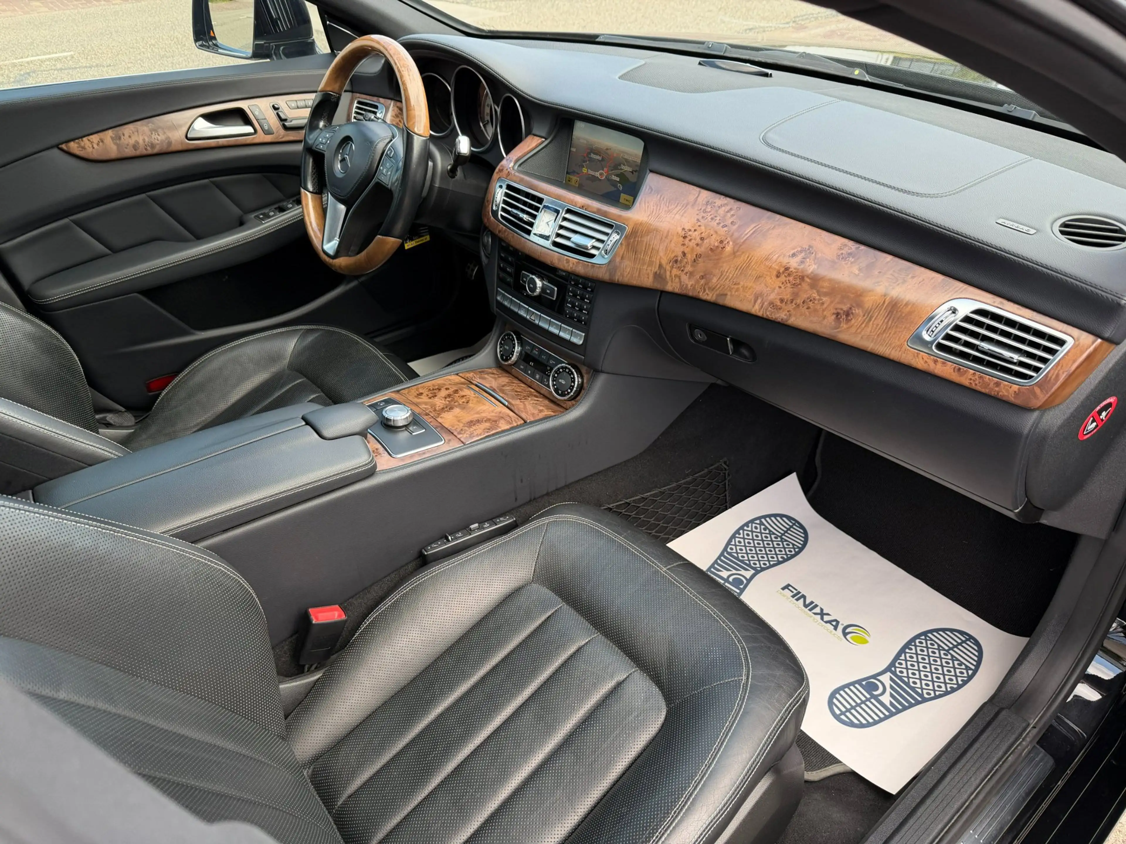Mercedes-Benz CLS 350 CDI — photo 17