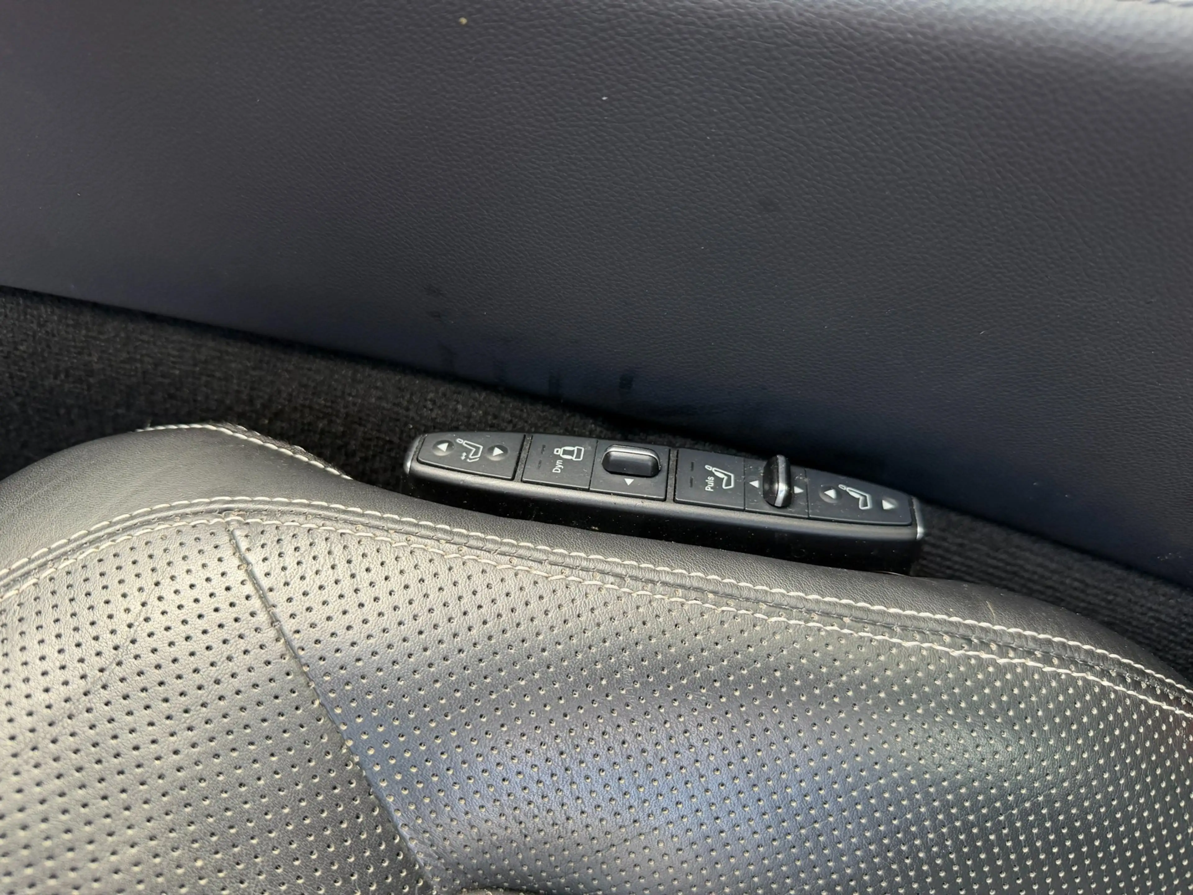 Mercedes-Benz CLS 350 CDI — photo 26