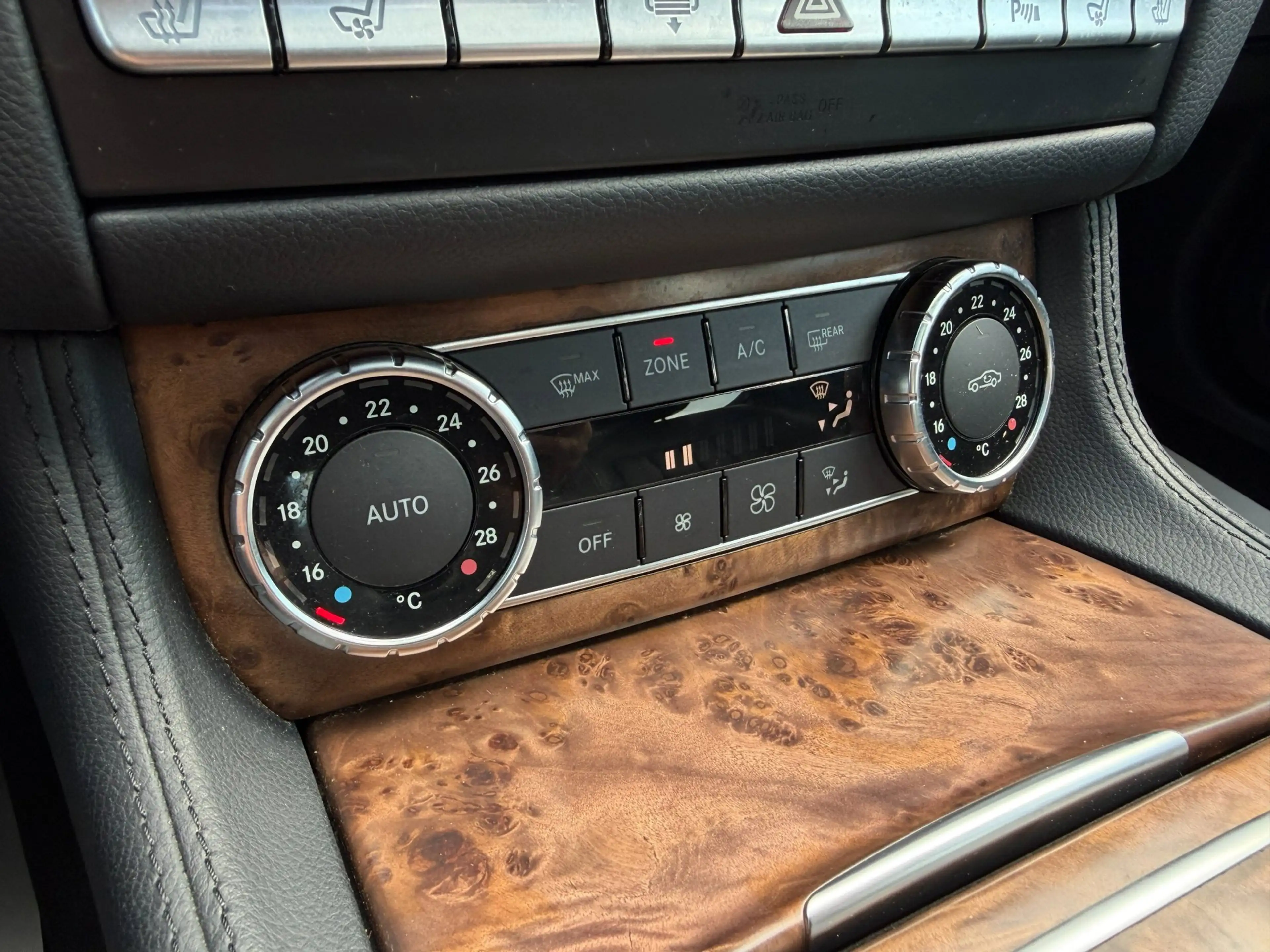 Mercedes-Benz CLS 350 CDI — photo 8