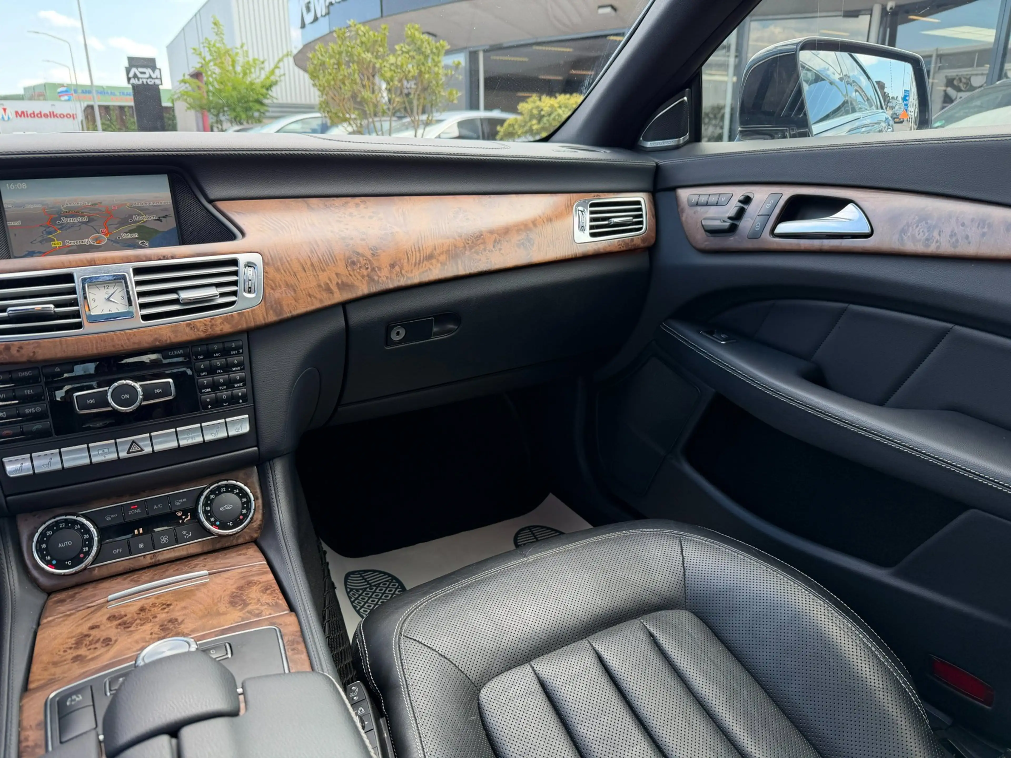 Mercedes-Benz CLS 350 CDI — photo 22