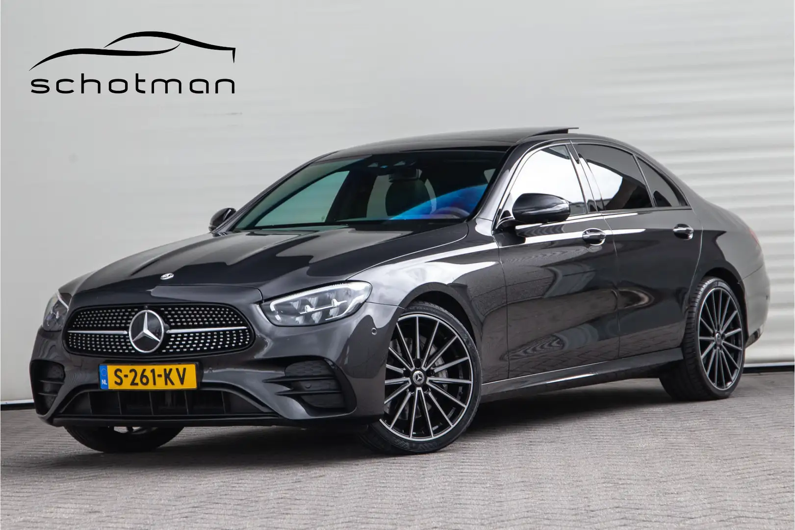 Mercedes-Benz E 300 e AMG Premium Plus, Nightpakket, Pano, Leder, Burm Grijs - 1