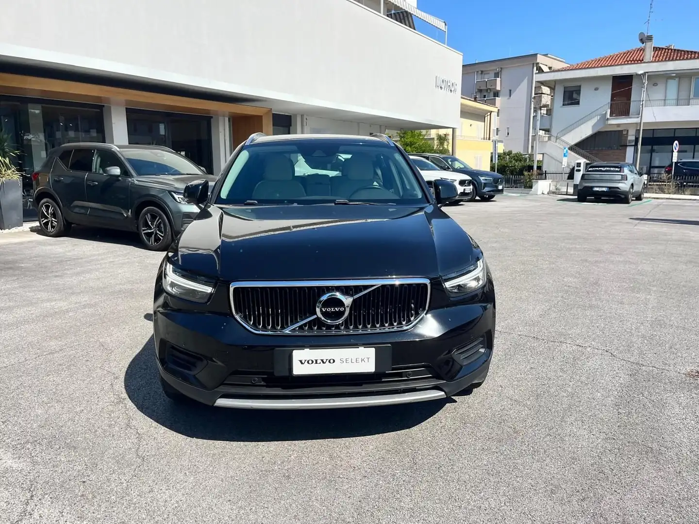 Volvo XC40 XC40 D3 AWD Momentum Pro Nero - 2