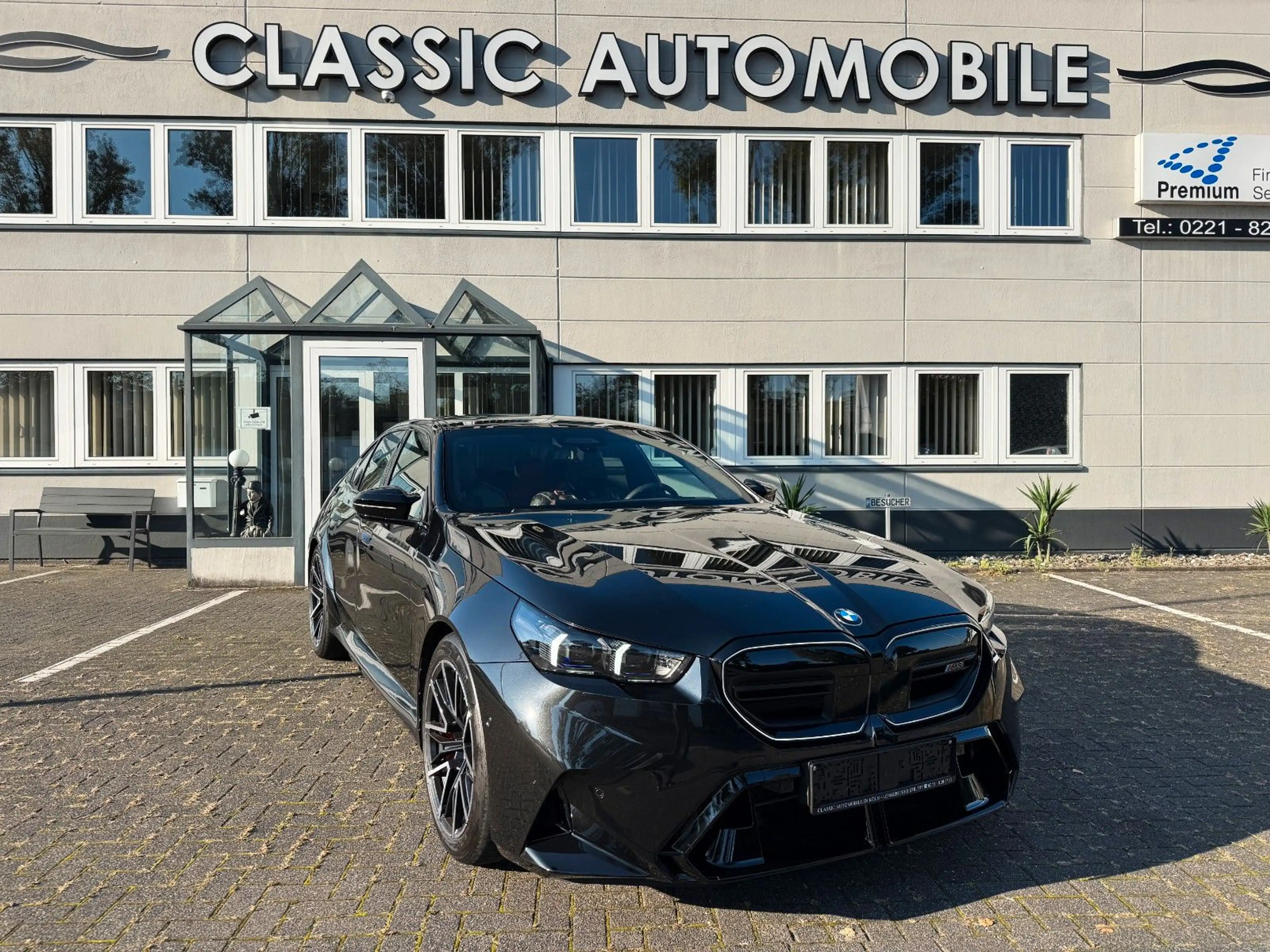 BMW M5 M Package/Anhänger/Panorama/B&W/360°Kamera — photo 3