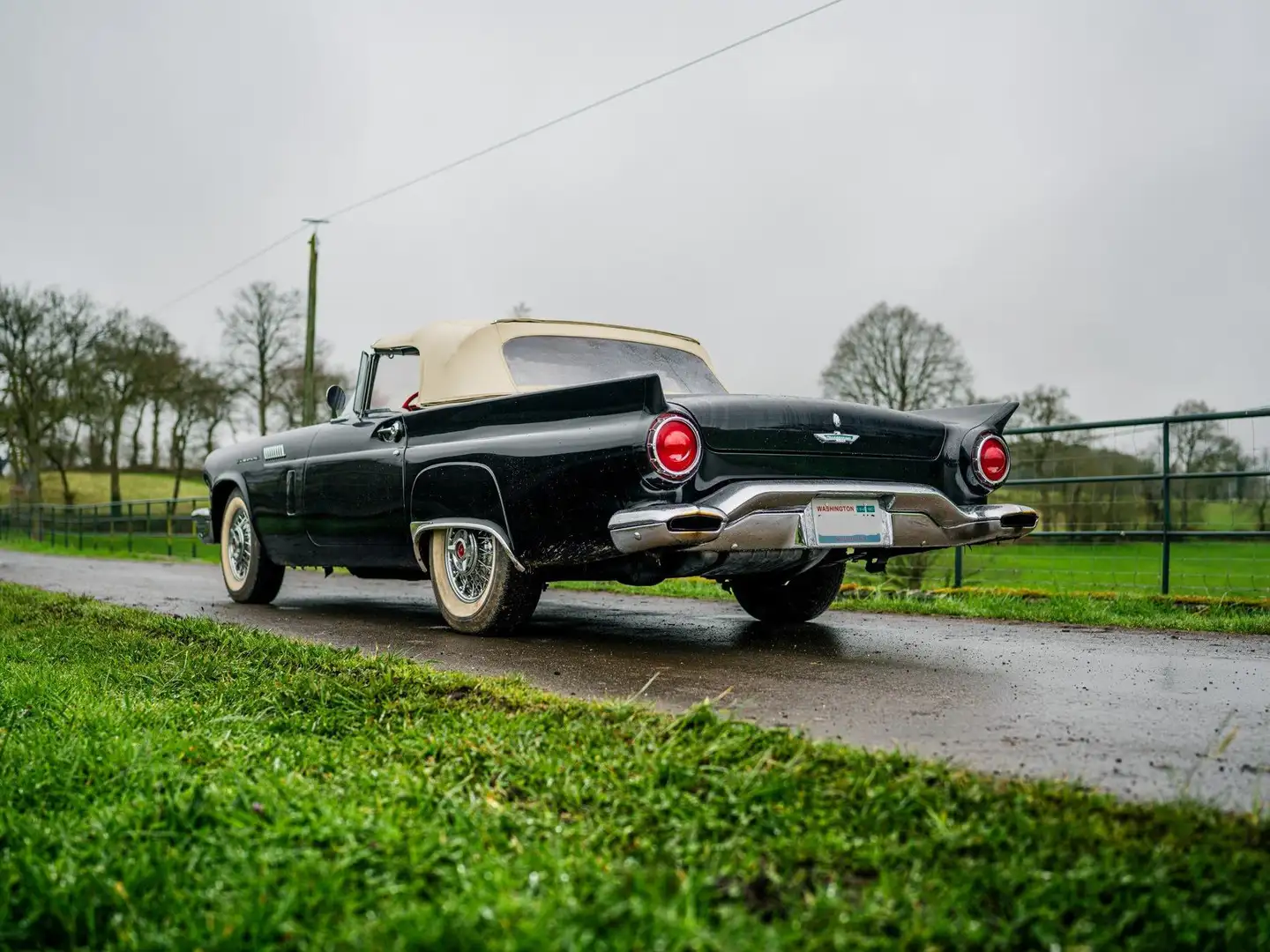 Ford Thunderbird Zwart - 2