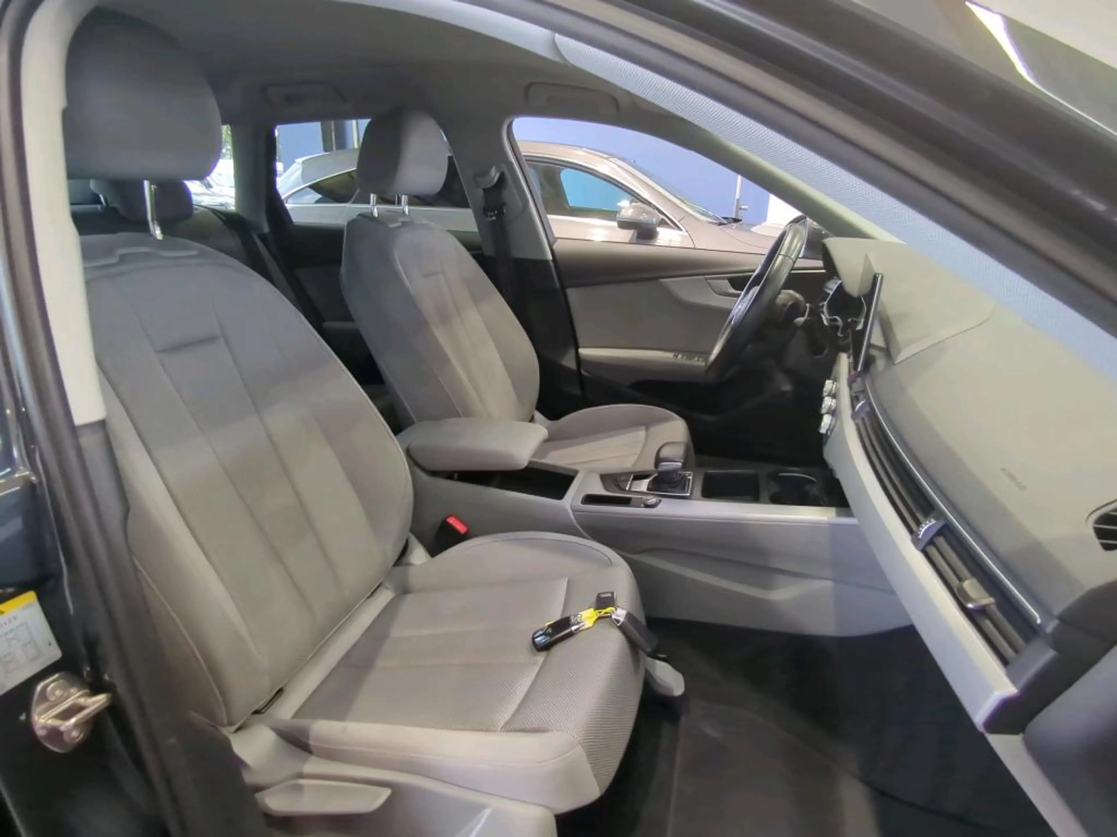 Audi A4 35 TDI Aut. * LED, Tempomat, PDC, Sitzheizung, usw..* — photo 8