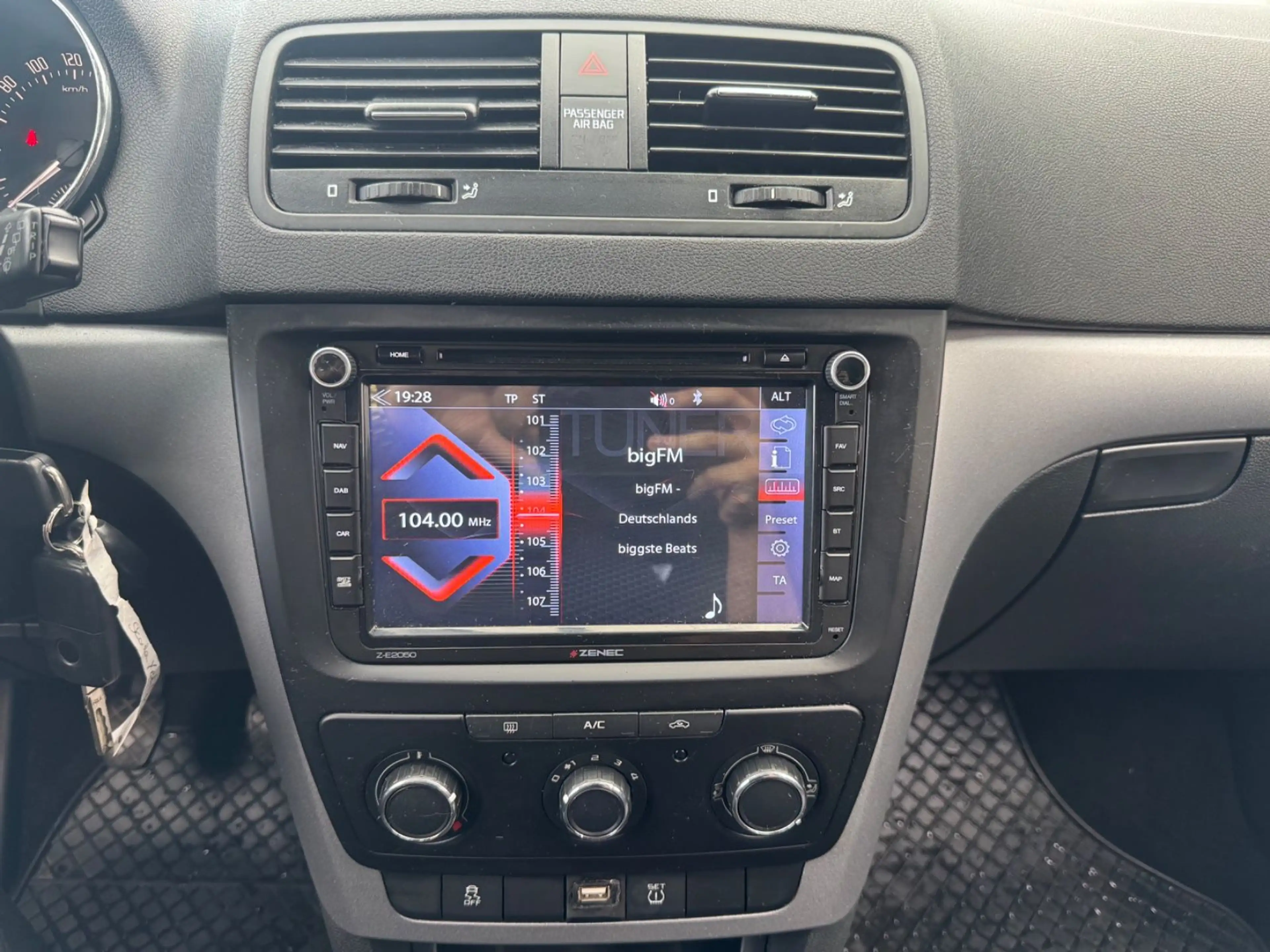 Skoda Yeti Active — photo 15