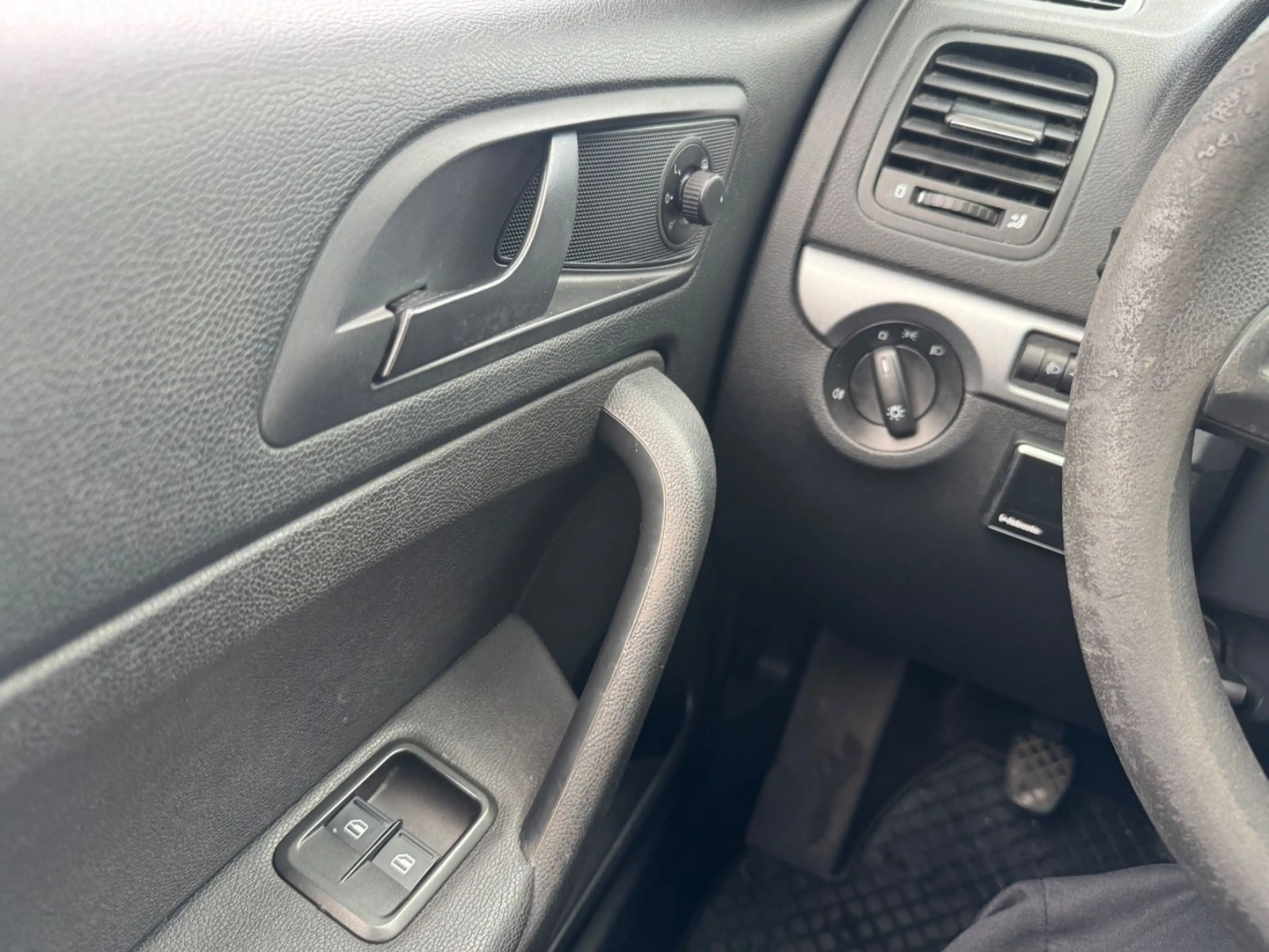Skoda Yeti Active — photo 12