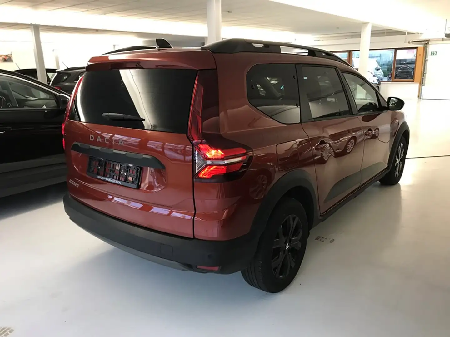 Dacia Jogger Extreme 1.0TCe 110PK 7Pl. Bruin - 2