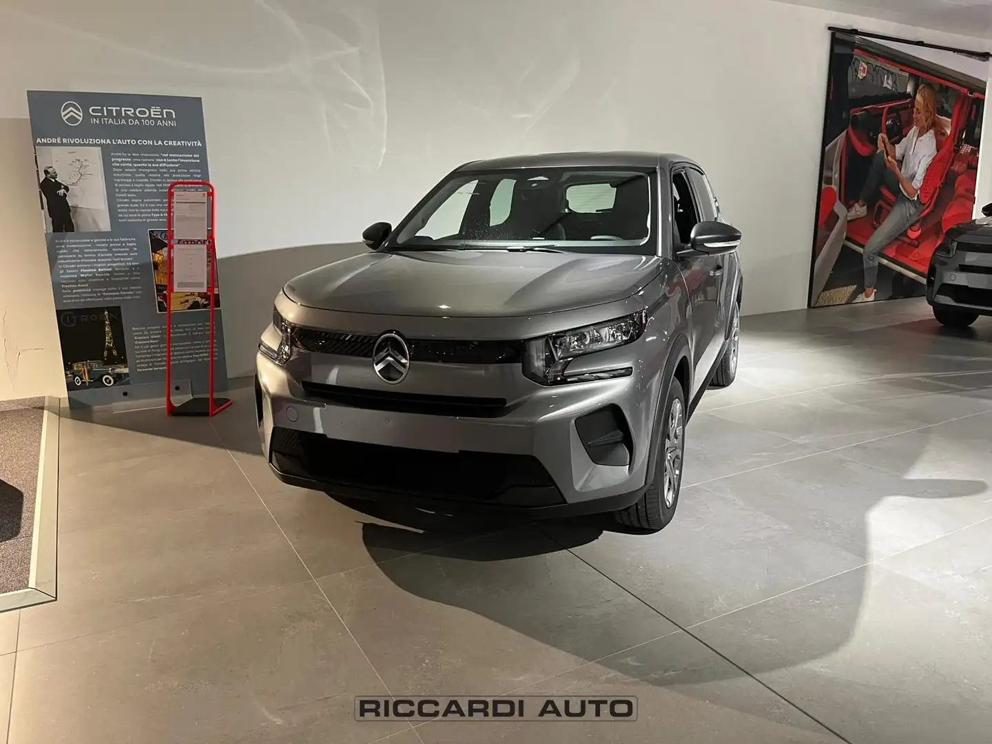 Citroen C3 Nuova Turbo 100cv - YOU Gris - 2