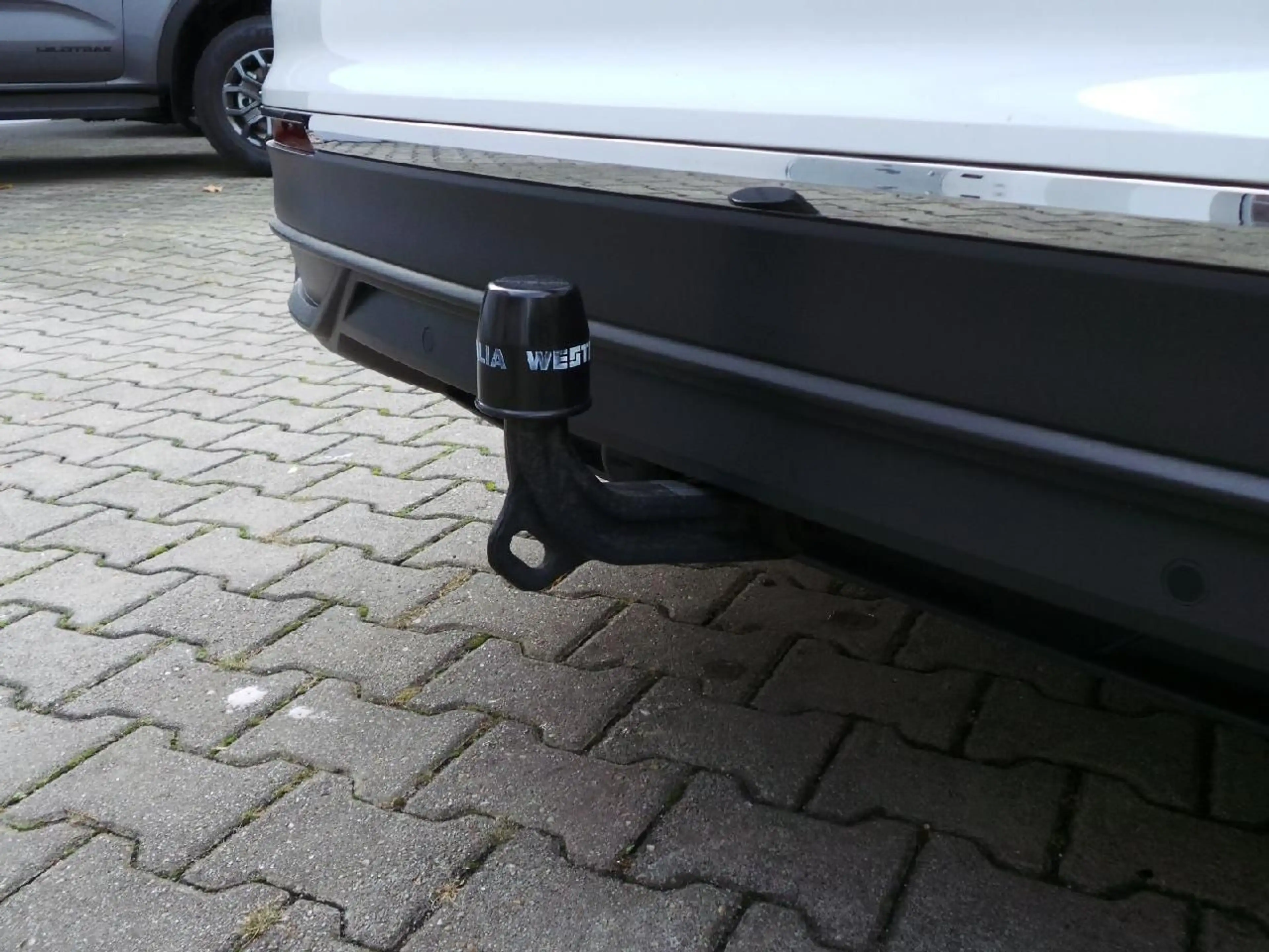 Volkswagen Tiguan Life Autom AHK NAVI DAB ACC Winterpaket — photo 22