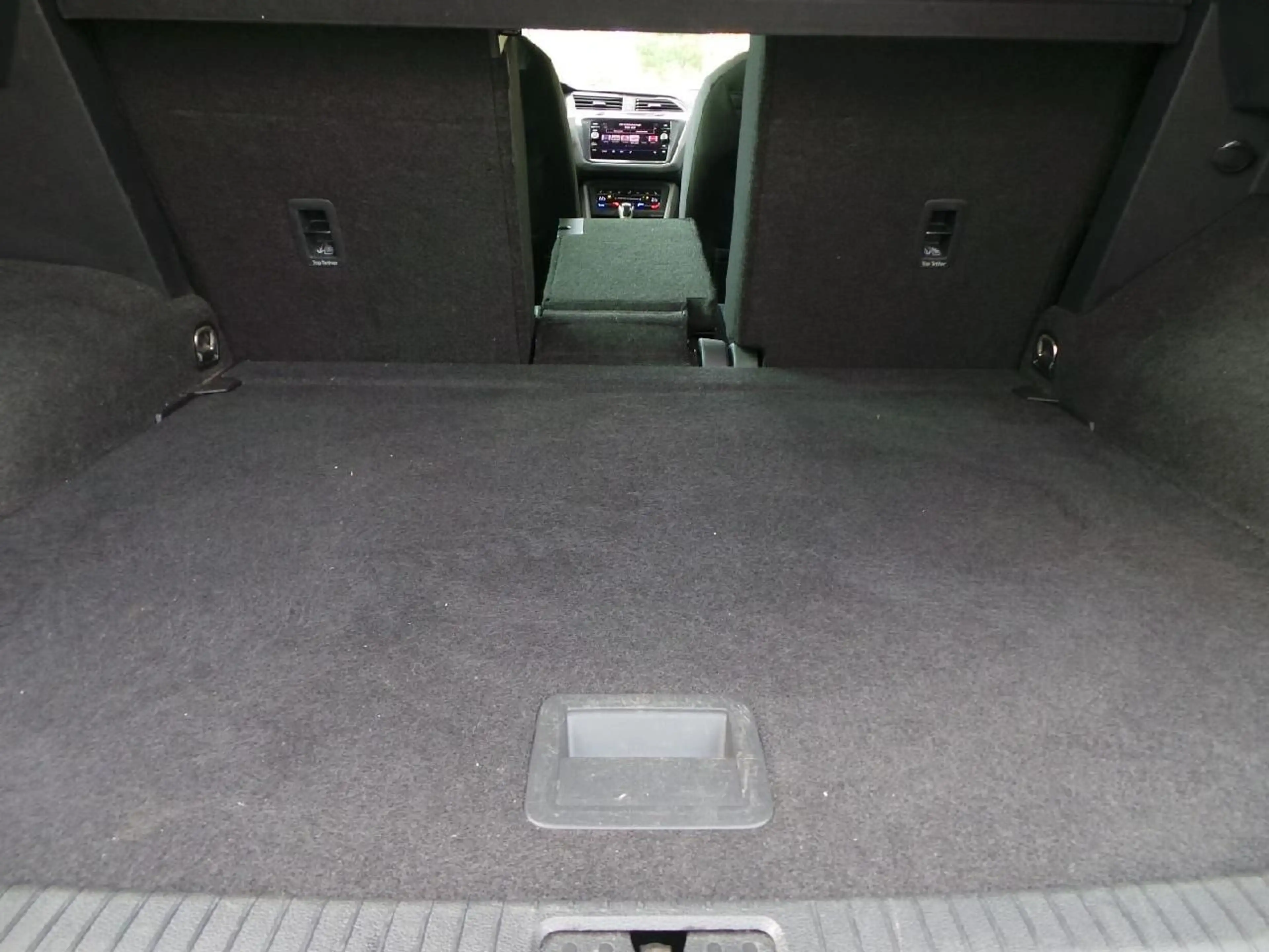 Volkswagen Tiguan Life Autom AHK NAVI DAB ACC Winterpaket — photo 14