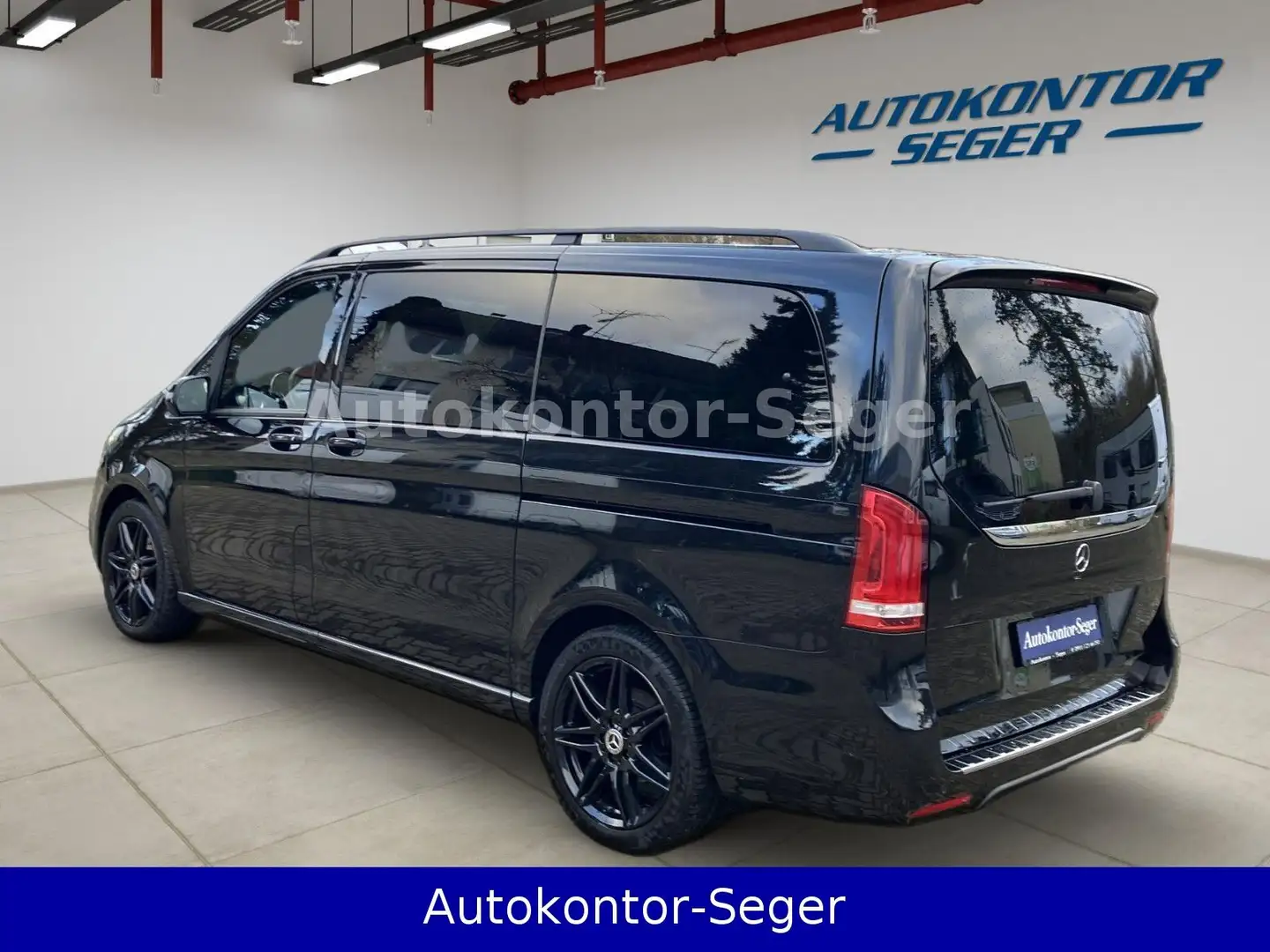 Mercedes-Benz V 300 d Exclusive AMG Panorama 4Matic lang Zwart - 2