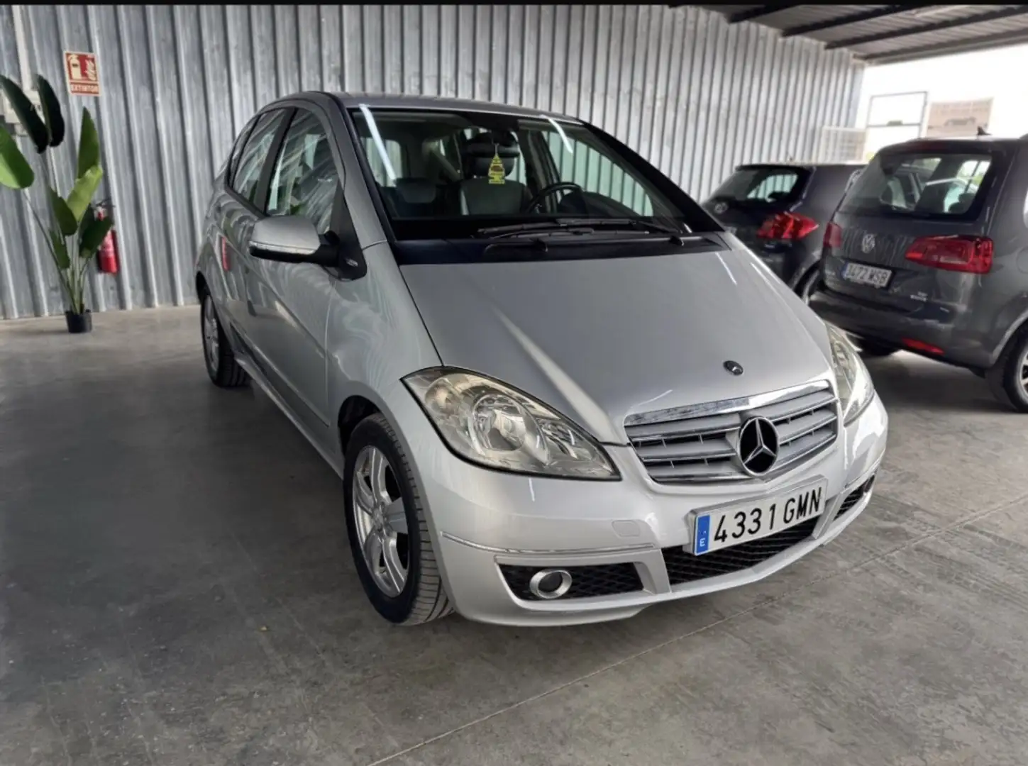 Mercedes-Benz A 180 180CDI Avantgarde Plateado - 2