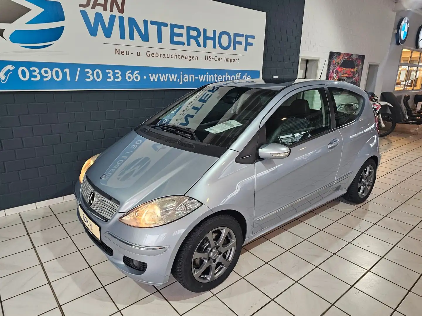 Mercedes-Benz A 200 Turbo+Panorama+Sport-Paket+SHZ+AHK Bleu - 1