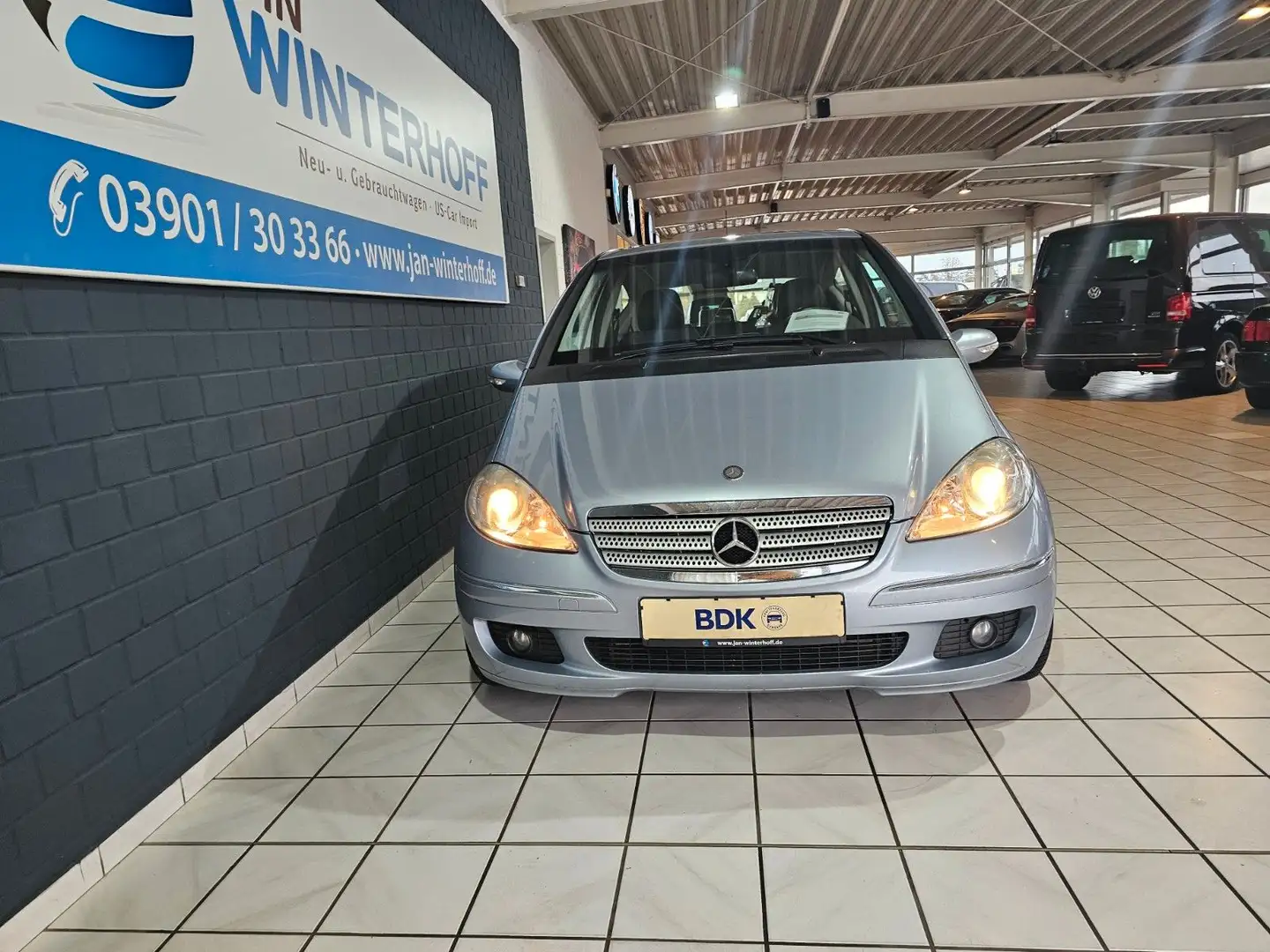 Mercedes-Benz A 200 Turbo+Panorama+Sport-Paket+SHZ+AHK Bleu - 2