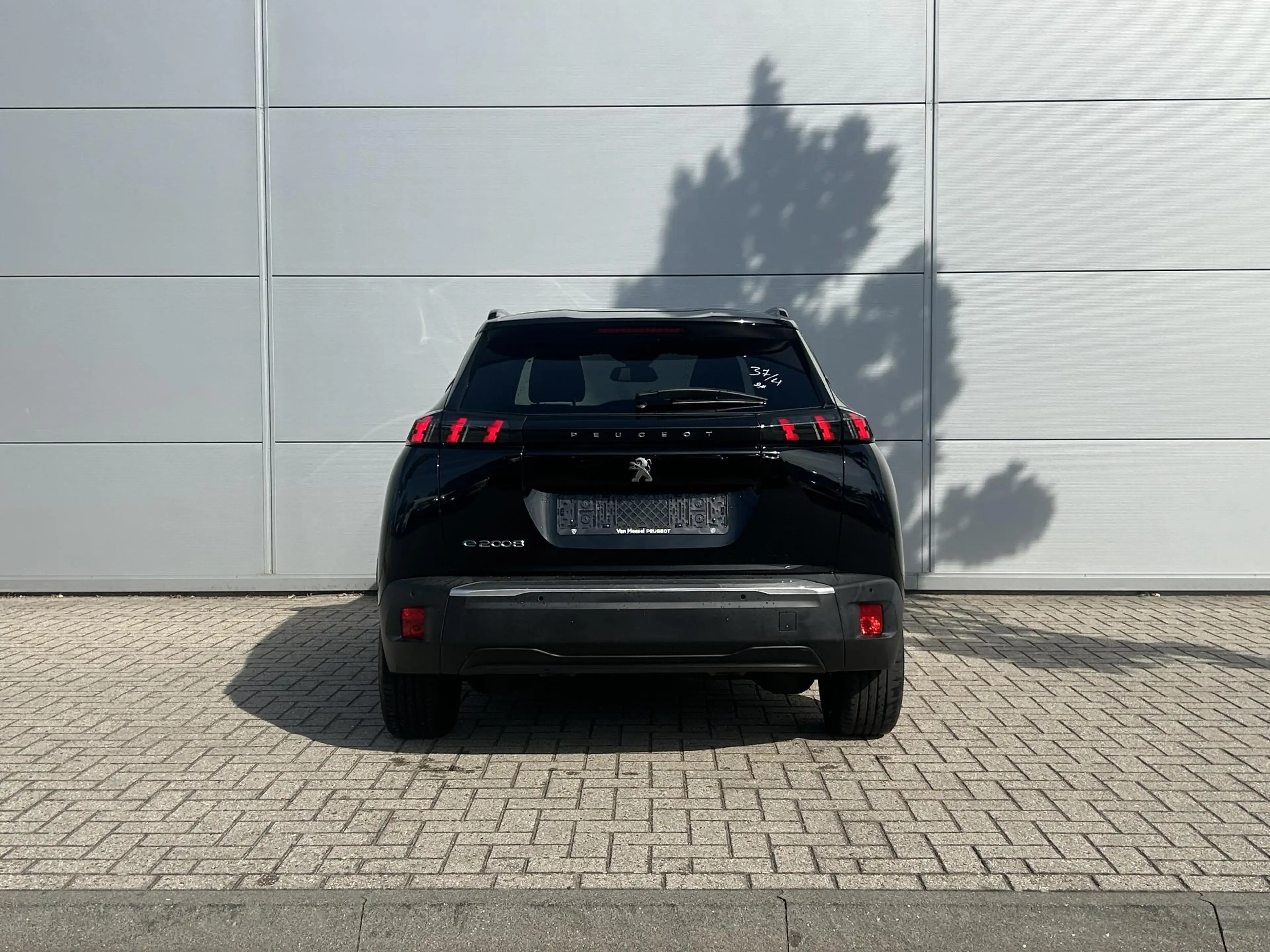 Peugeot e-2008 EV Allure 50 kWh — photo 5