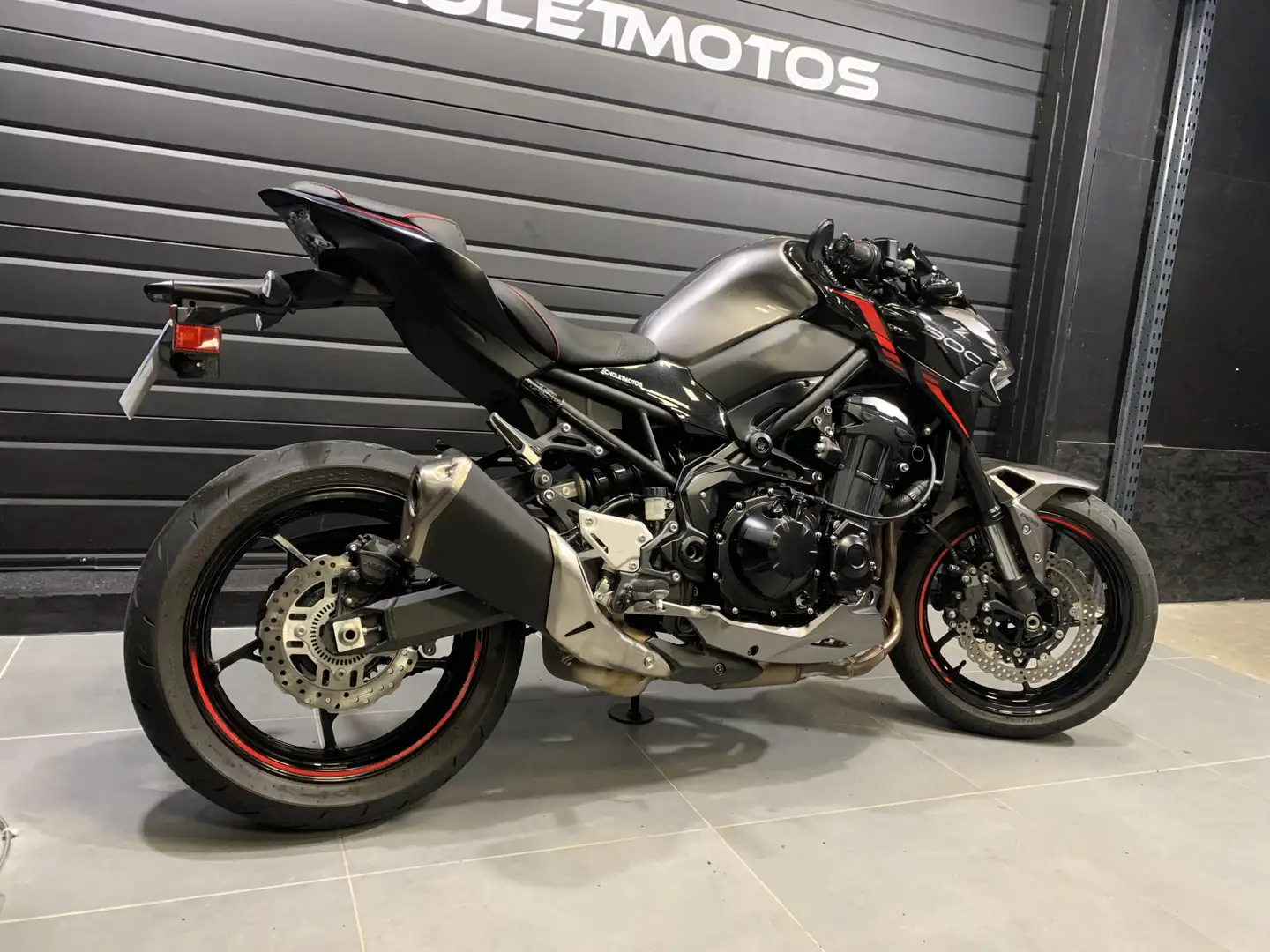 Kawasaki Z 900 Noir - 2