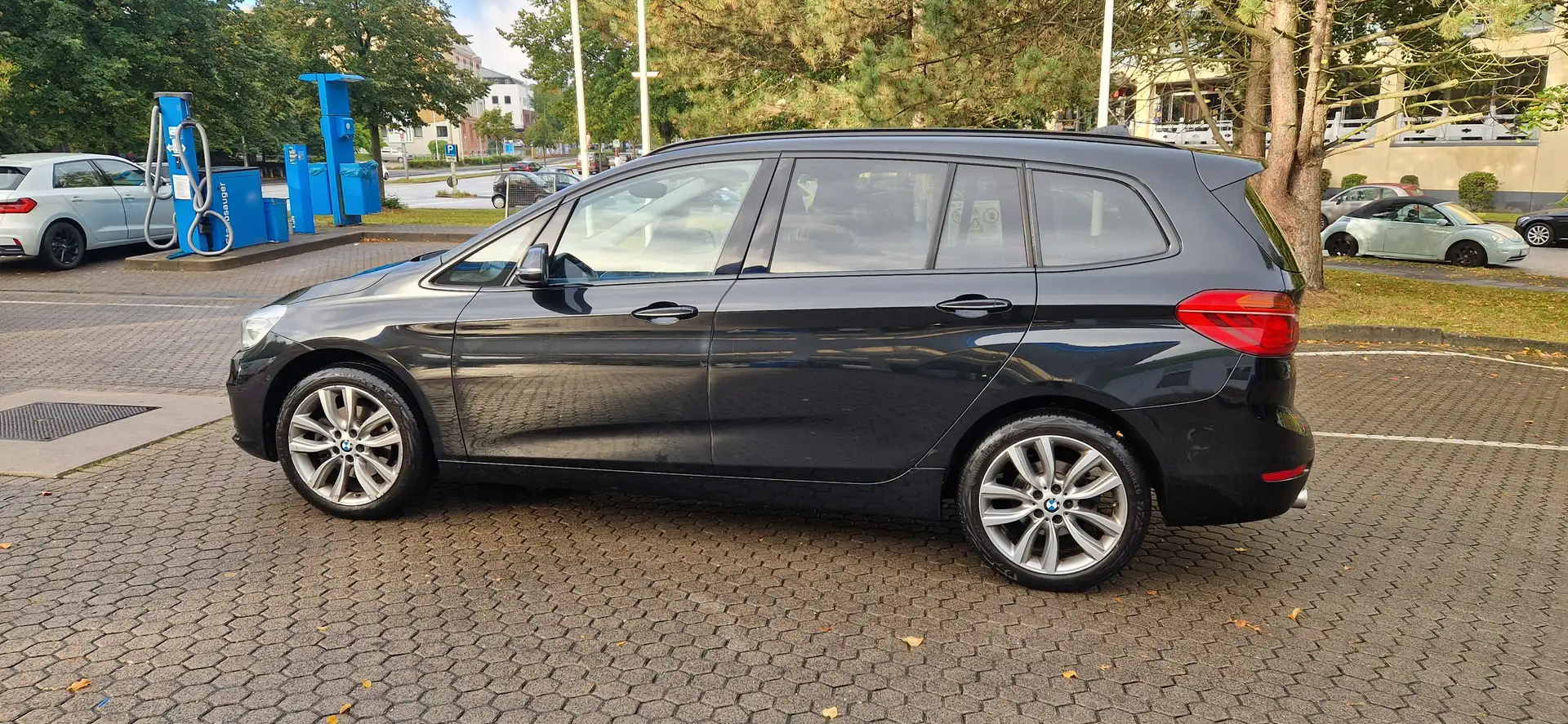 BMW 218 2er Gran Tourer Diesel 218d  7 Sitzplätze Schwarz - 2