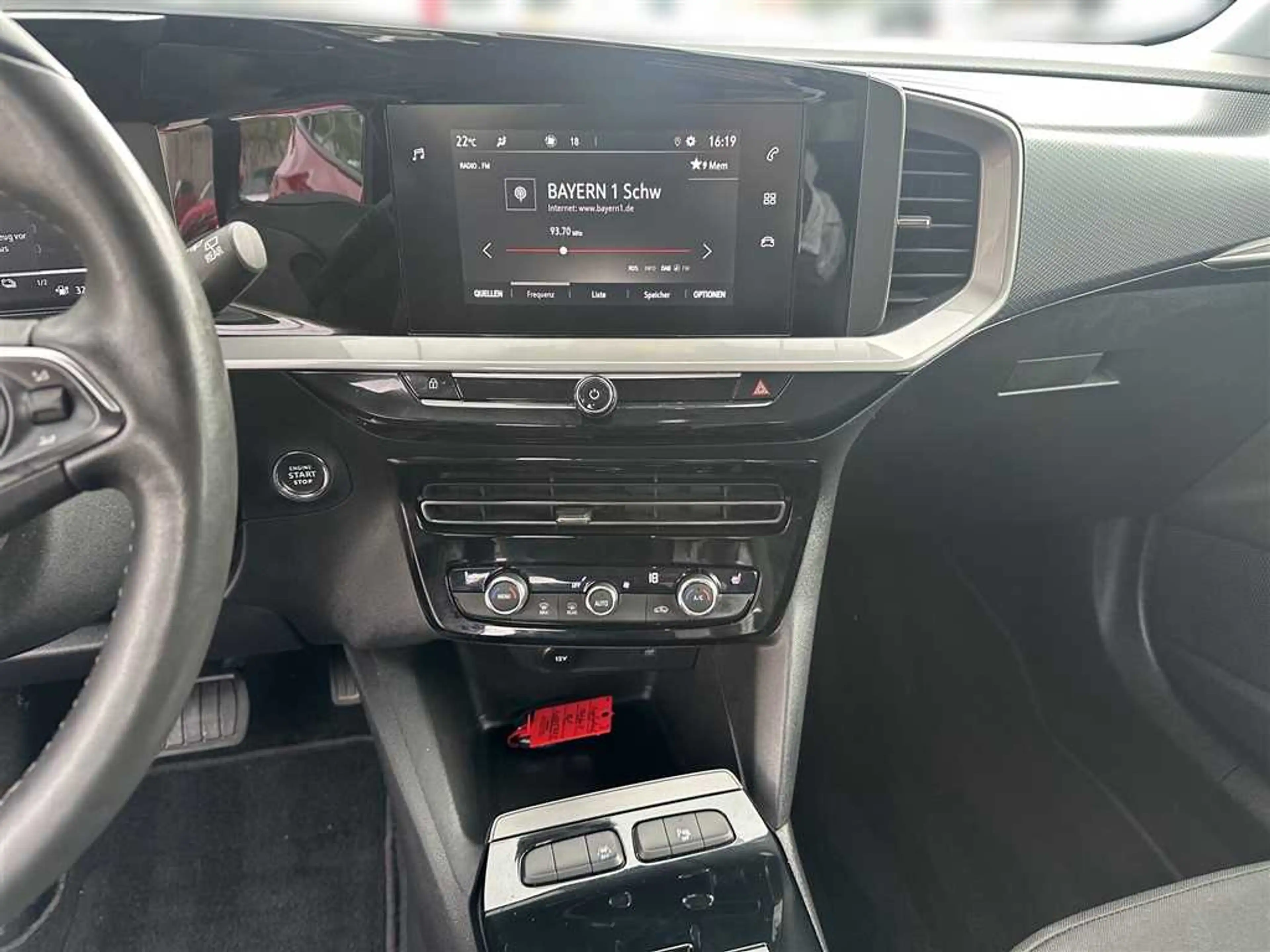 Opel Mokka-E — photo 14