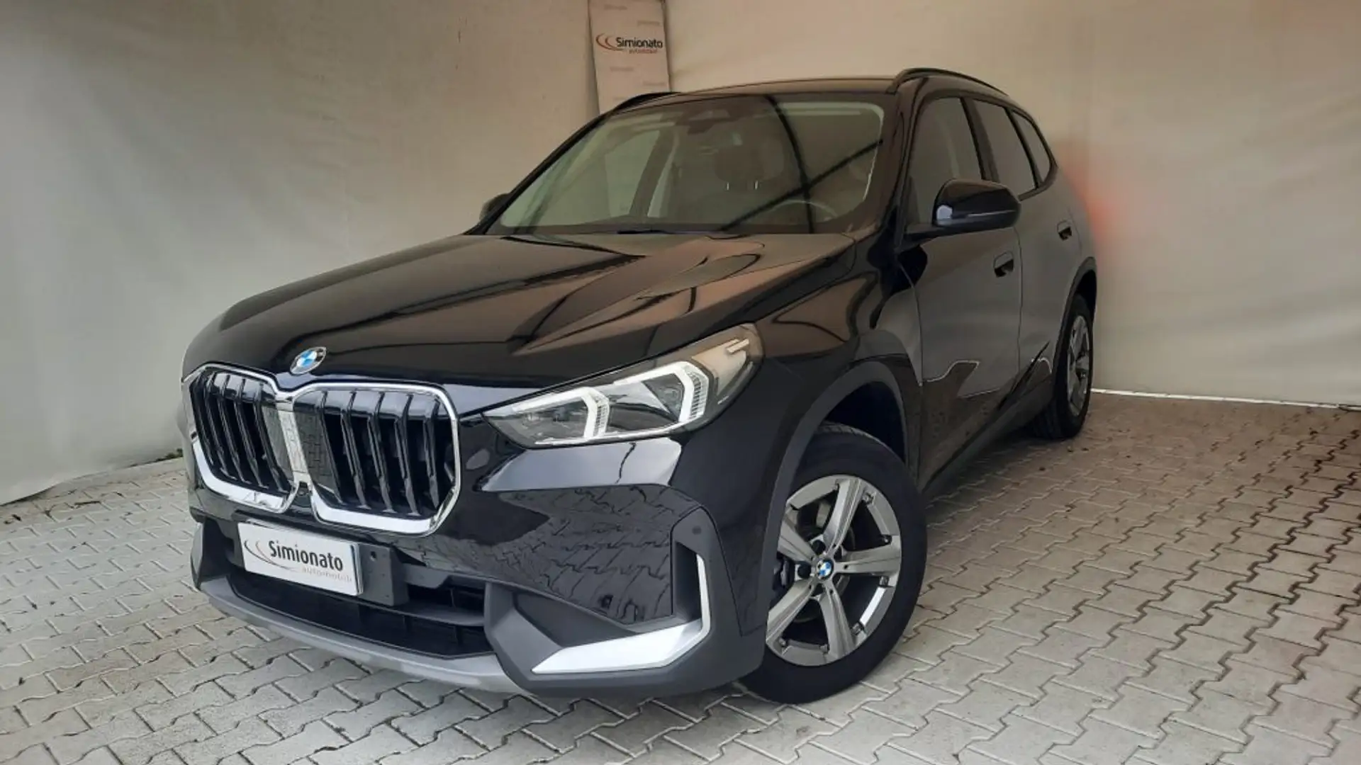 BMW X1 sDrive 18i Nero - 1