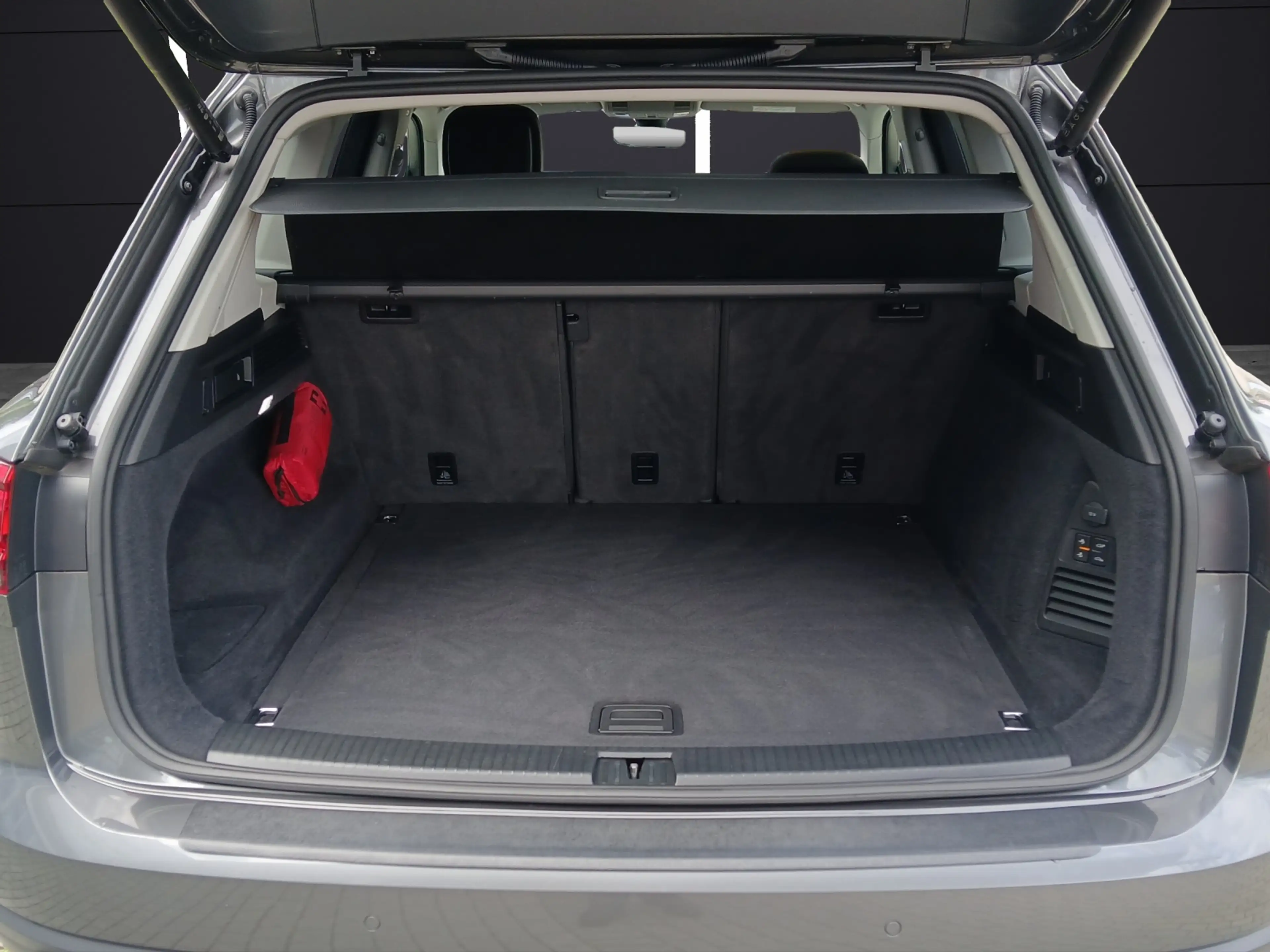 Volkswagen Touareg TDI 4M LED AHK Navi Luft ACC AID RFK SHZ — photo 13