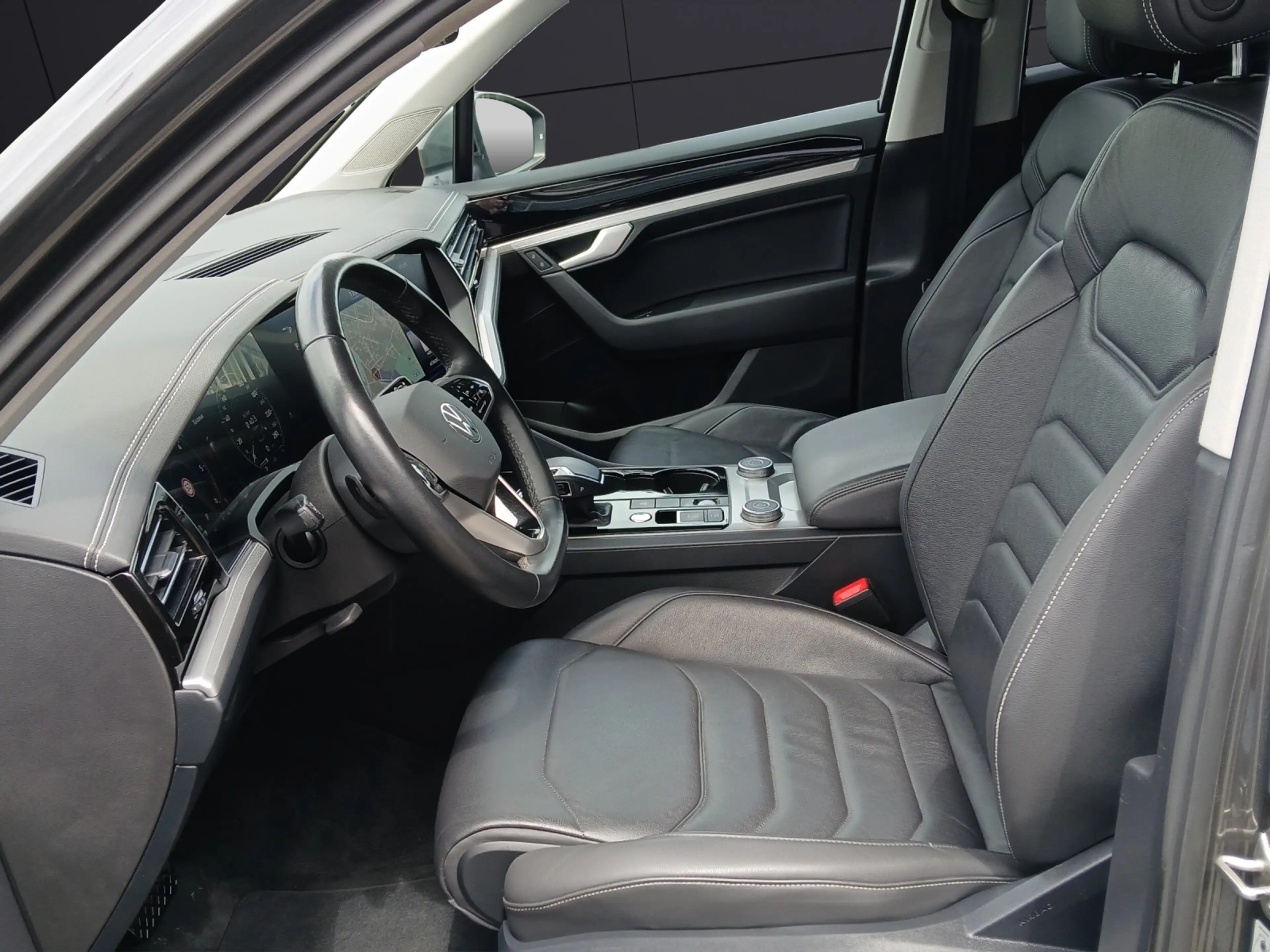 Volkswagen Touareg TDI 4M LED AHK Navi Luft ACC AID RFK SHZ — photo 10