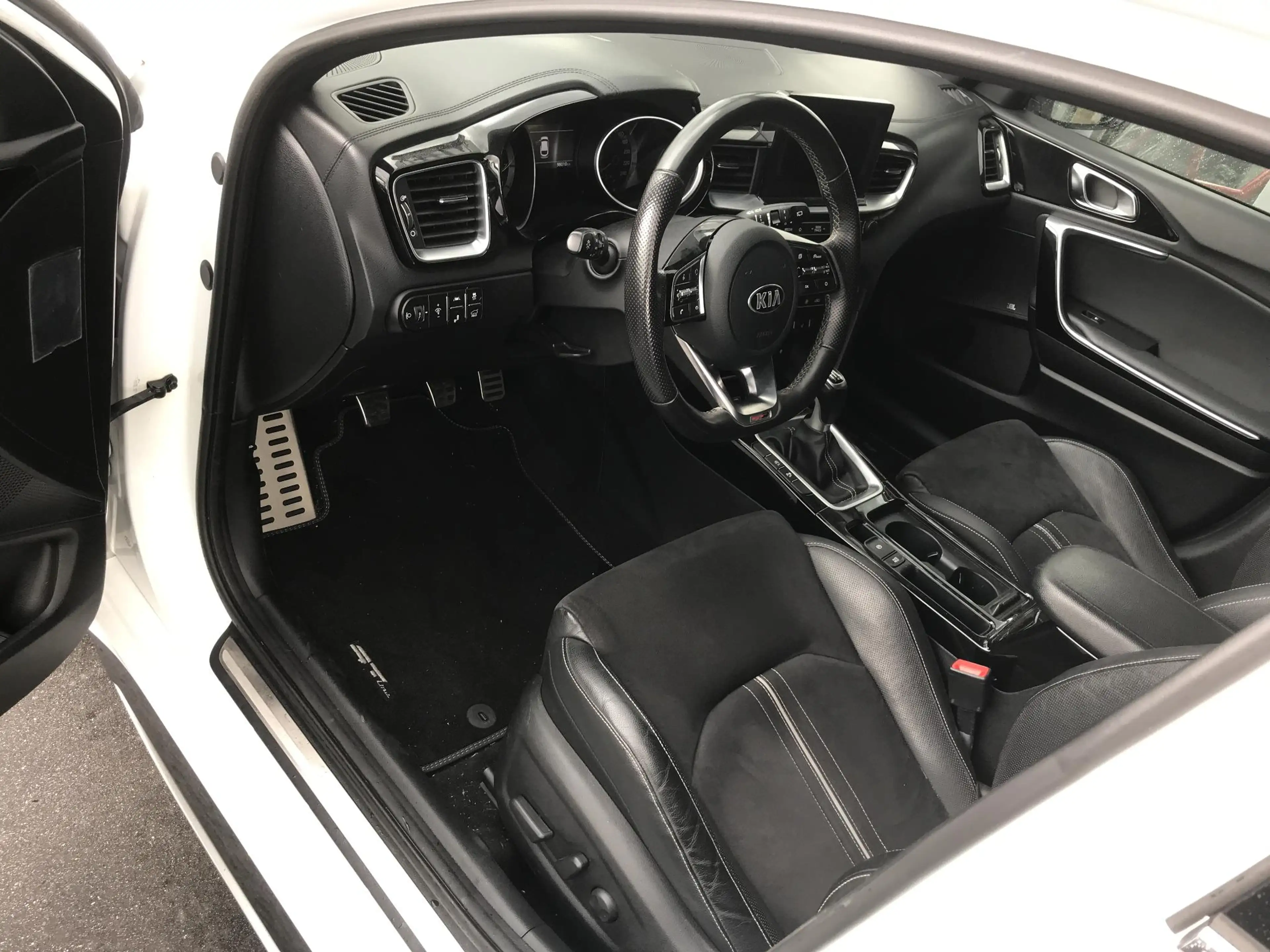Kia ProCeed / pro_cee'd 1.0 GT-PlusLine Panoramadak — photo 6