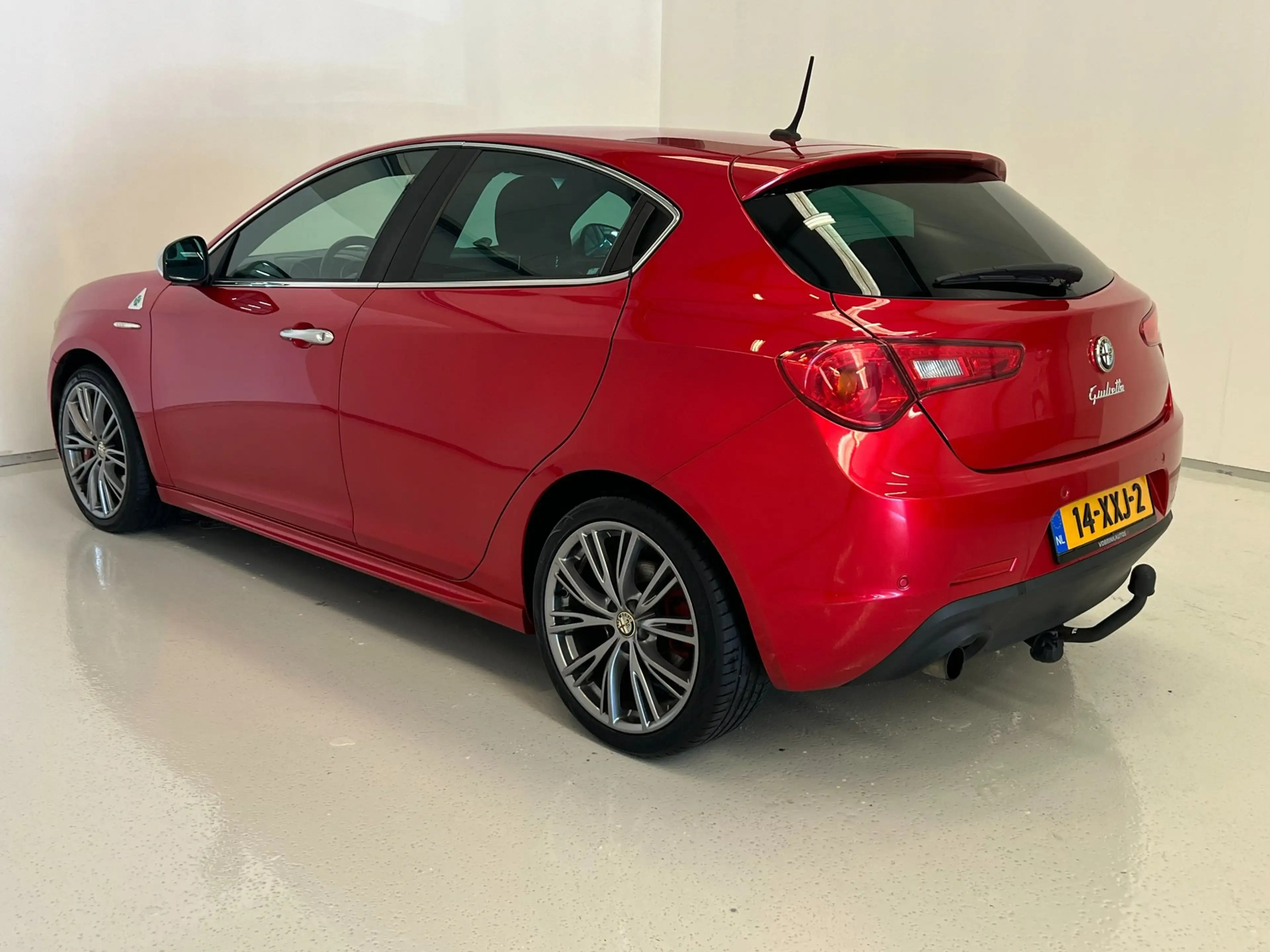 Alfa Romeo Giulietta 1.4 T Distinctive / Bose / Xenon / Leder / NL-auto — photo 4