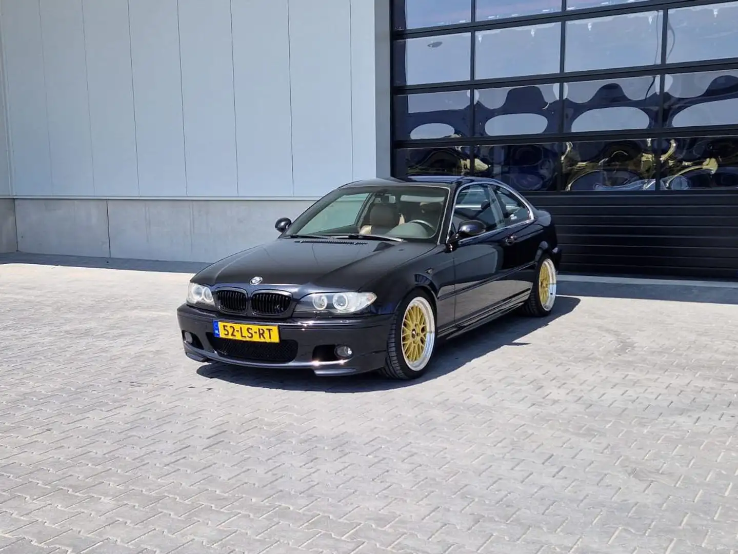 BMW 330 330 325Ci Executive Zwart - 1